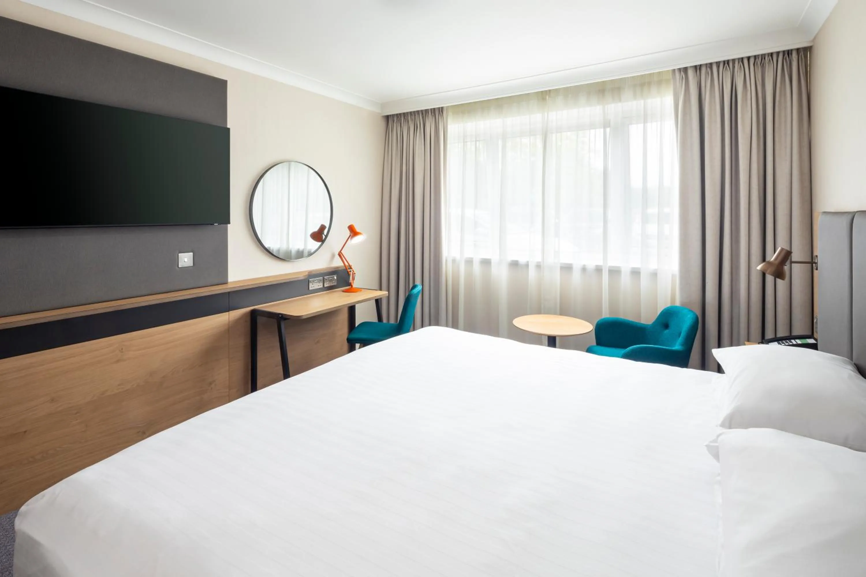 Photo of the whole room, Bed in Holiday Inn London - Gatwick Airport by IHG