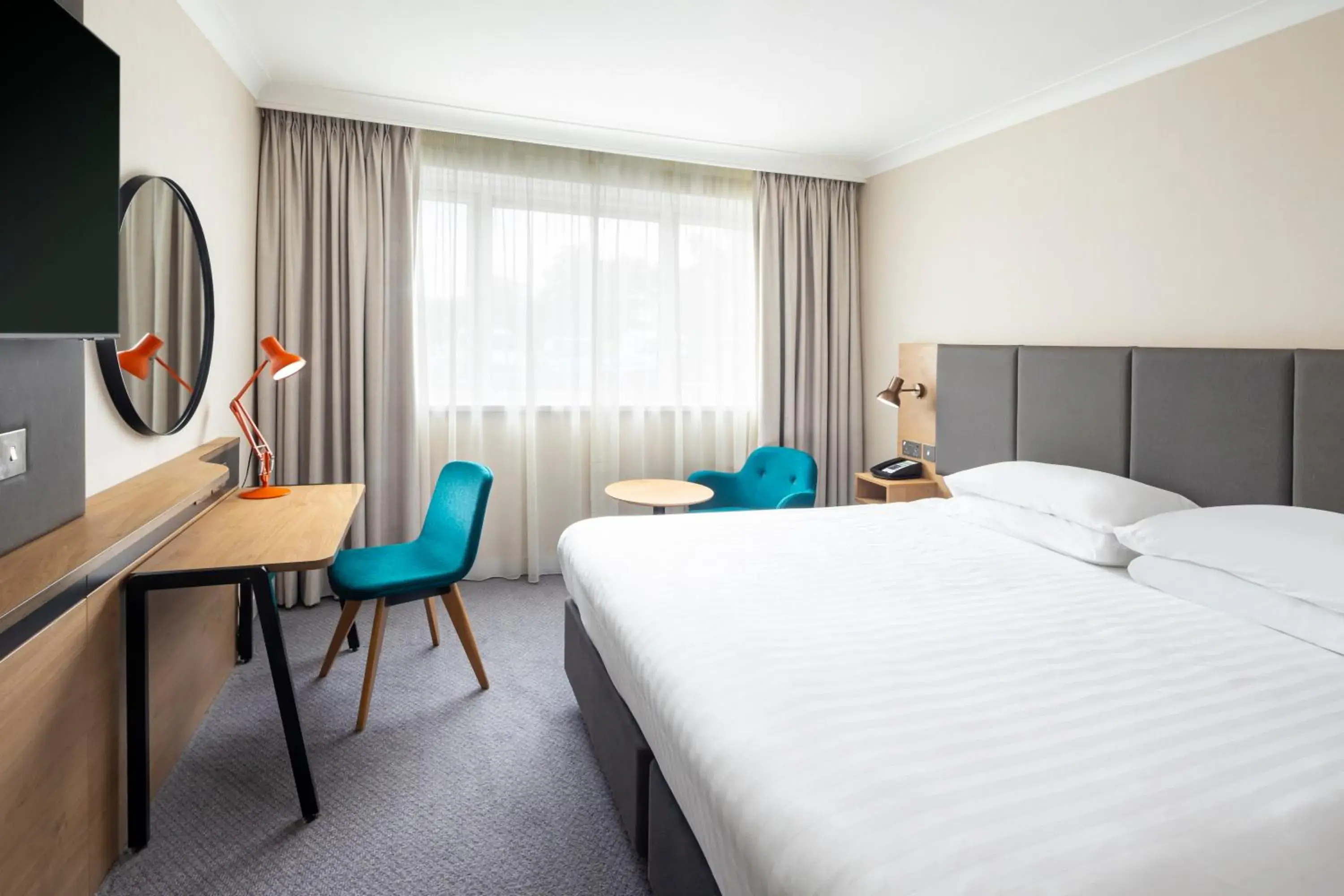 Standard Super King Room in Holiday Inn London - Gatwick Airport by IHG Standard Super King Room in Holiday Inn London - Gatwick Airport by IHG