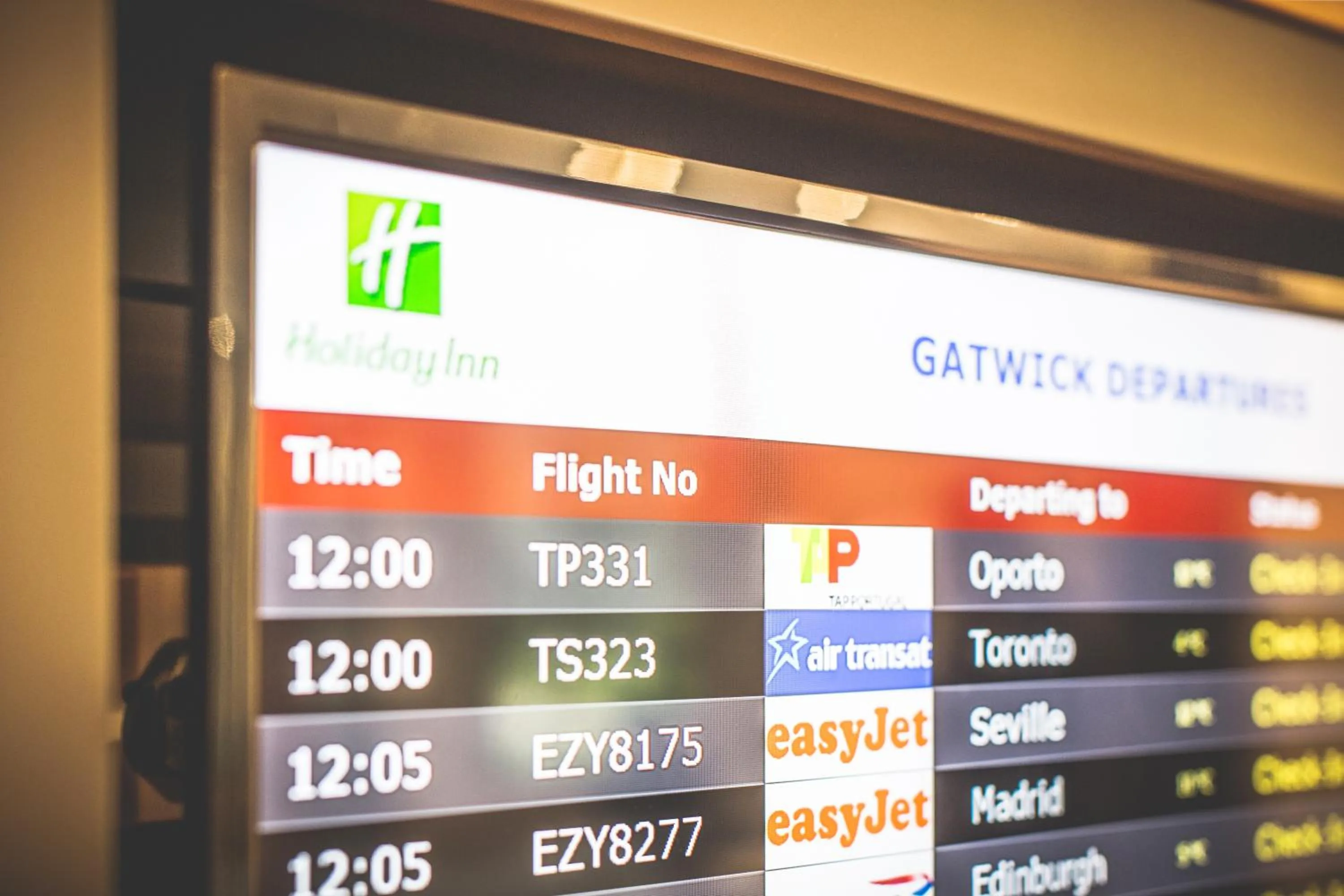 Lobby or reception in Holiday Inn London - Gatwick Airport by IHG