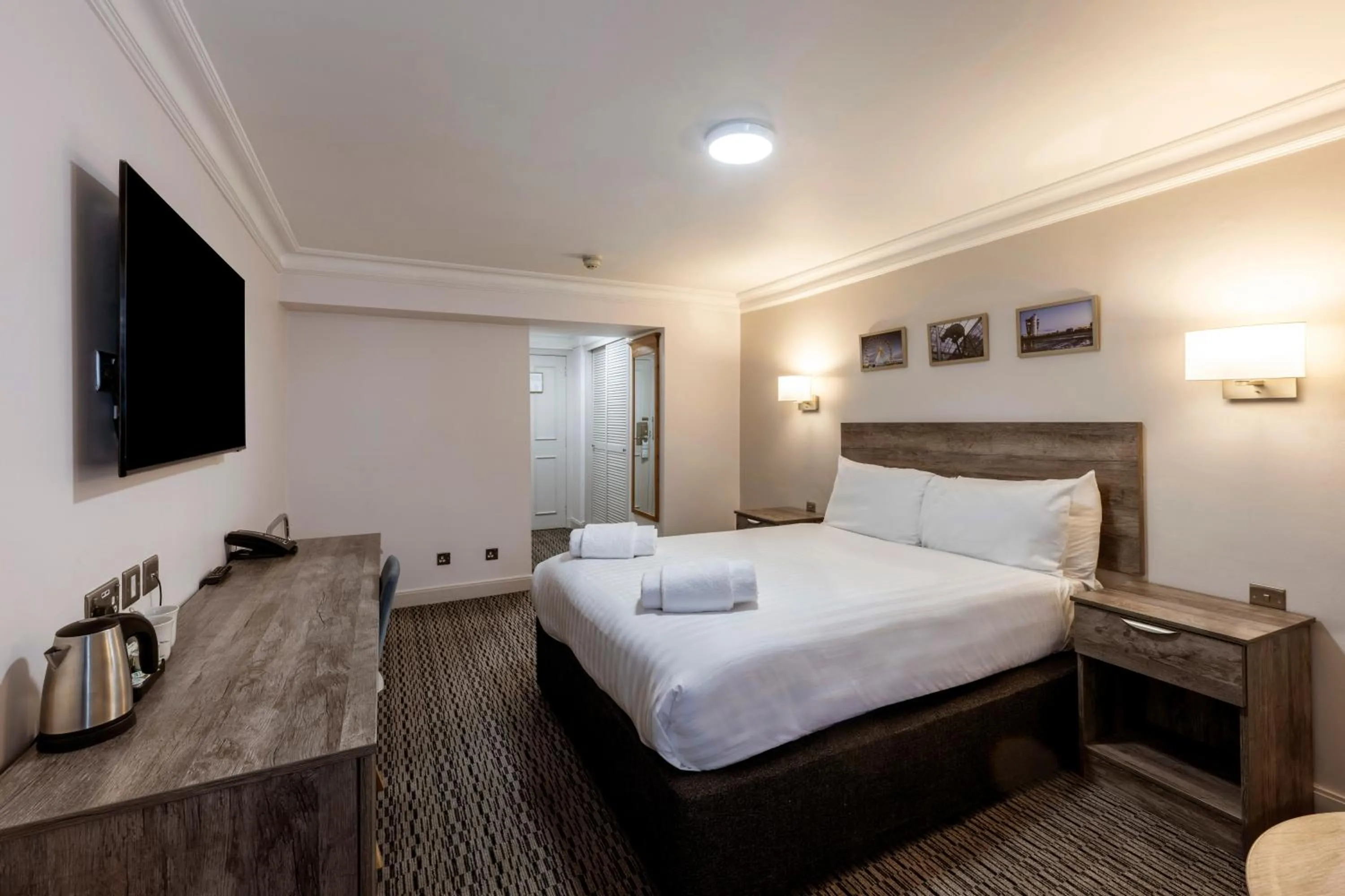 Bedroom, Bed in Copthorne Aberdeen Hotel