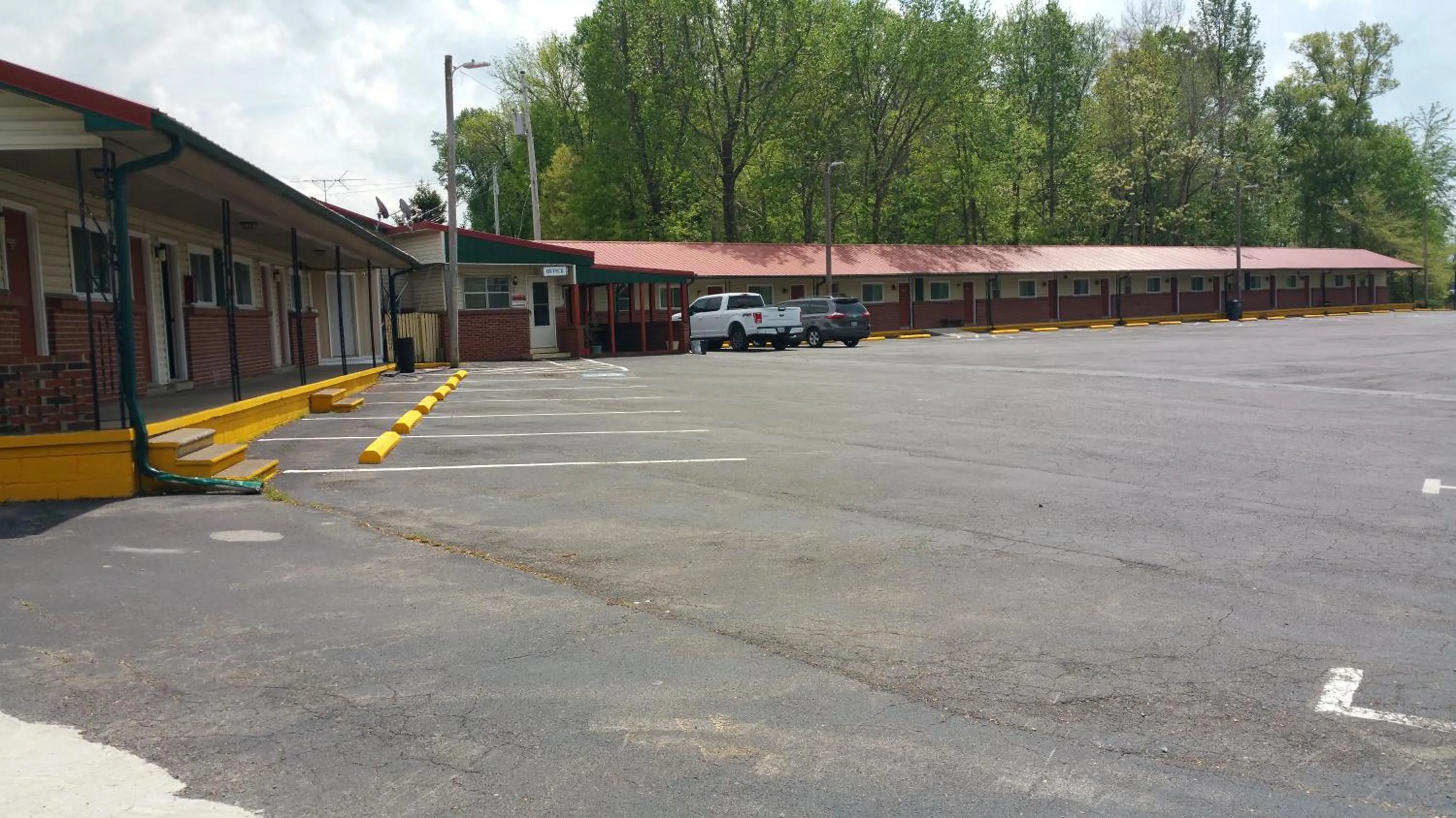 Property building in Budget Inn