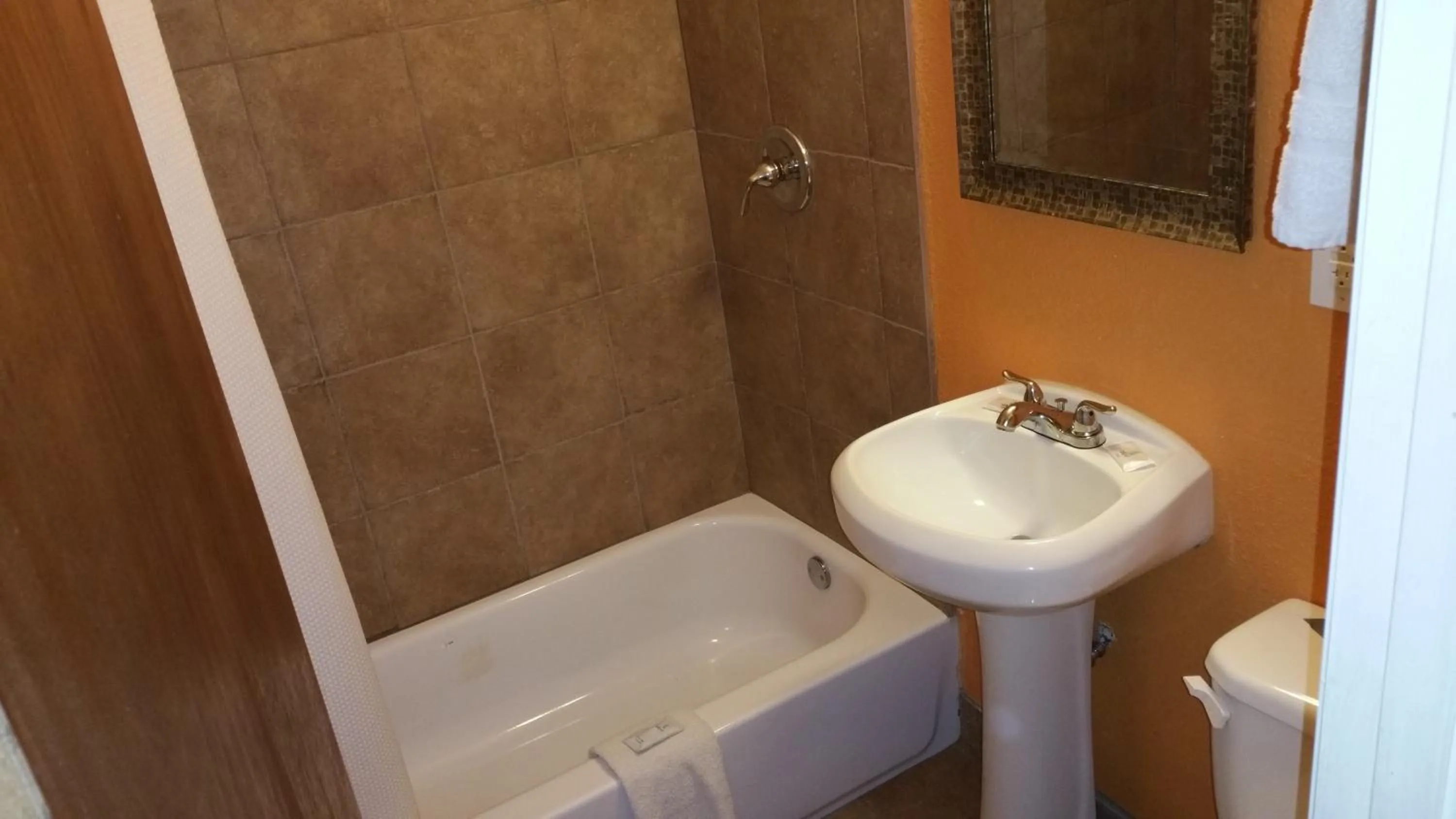 Bathroom in Budget Inn