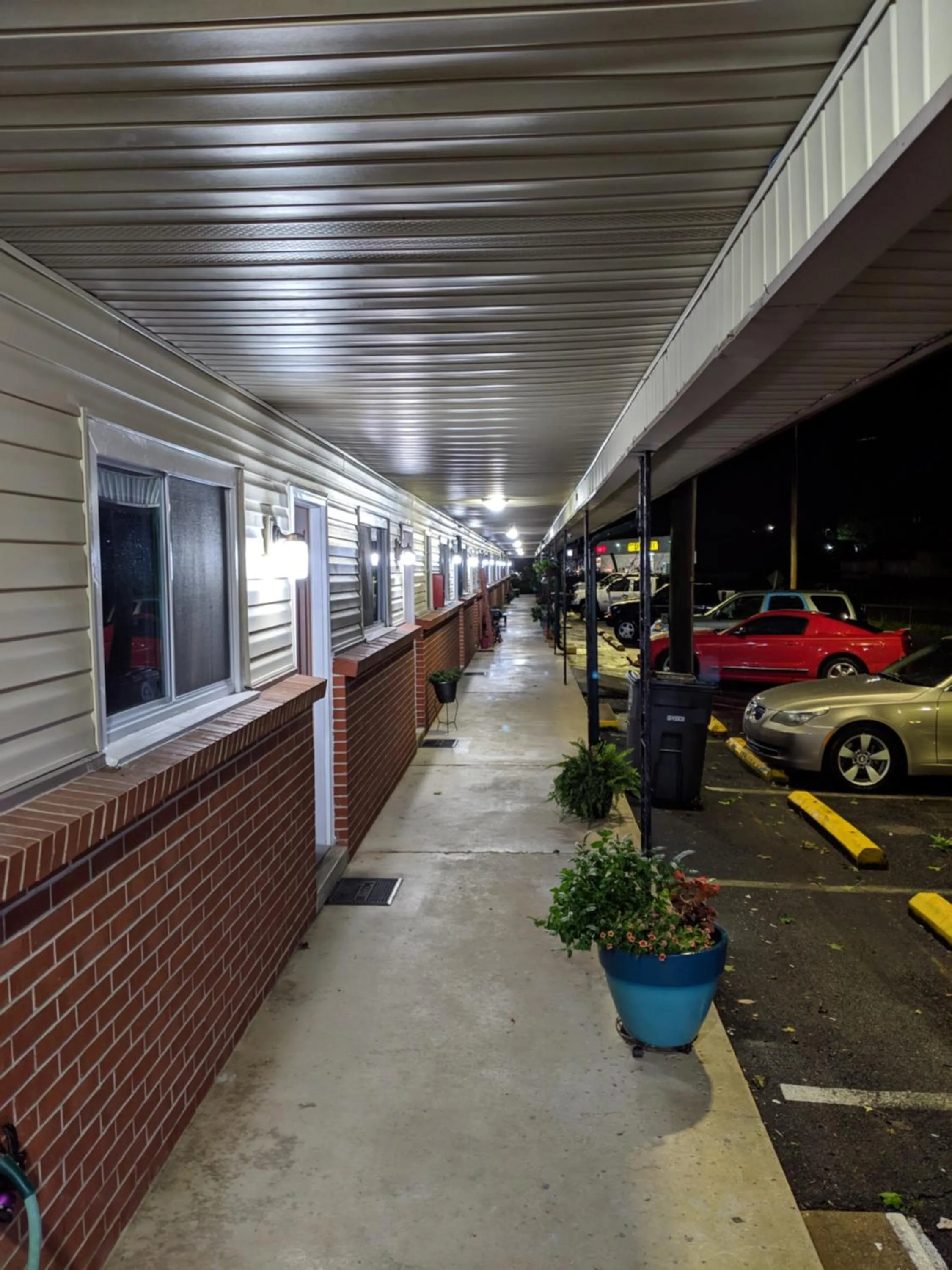 Property building in Budget Inn