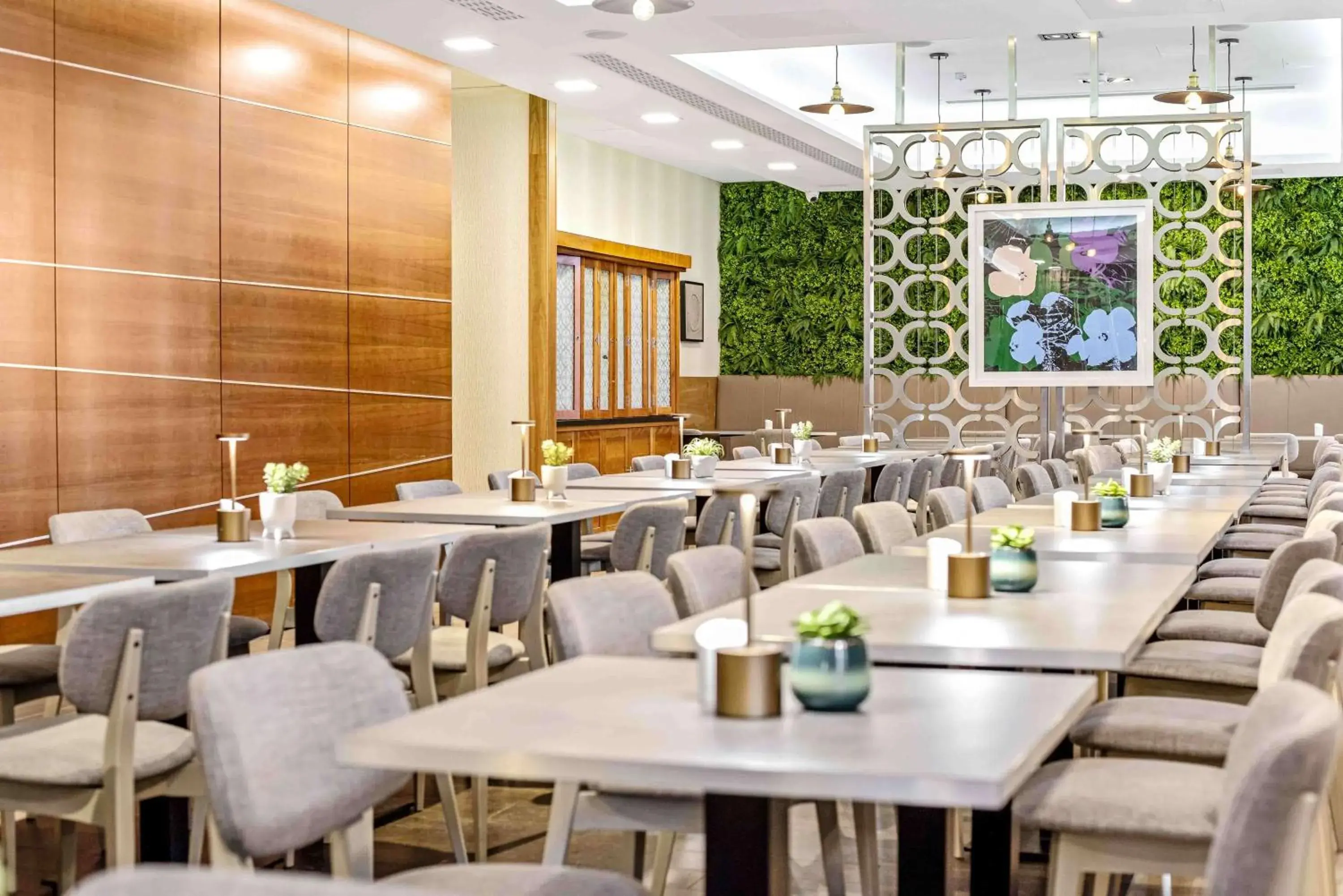 Restaurant/places to eat in Doubletree By Hilton London Kensington Restaurant/places to eat in Doubletree By Hilton London Kensington