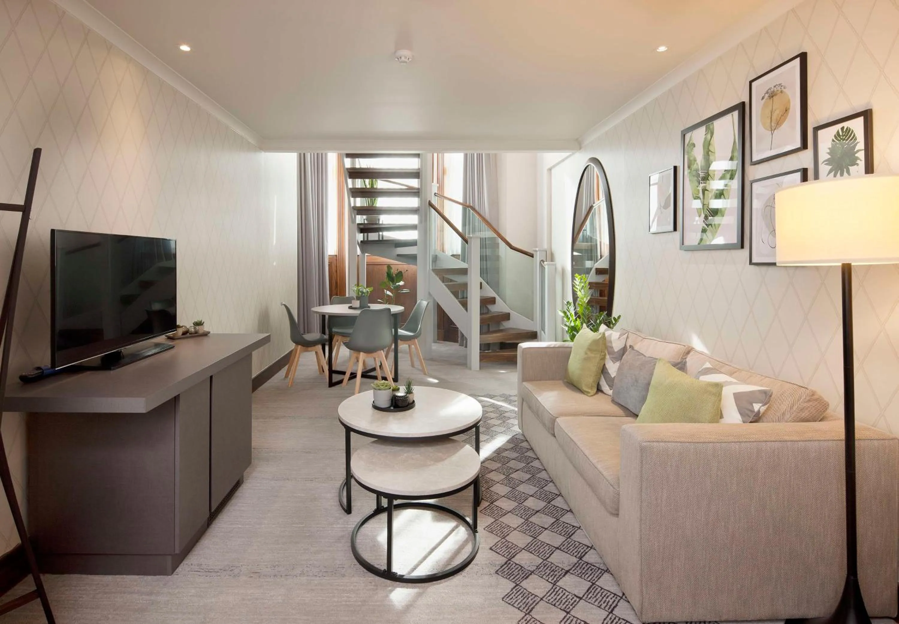 Living room in Doubletree By Hilton London Kensington