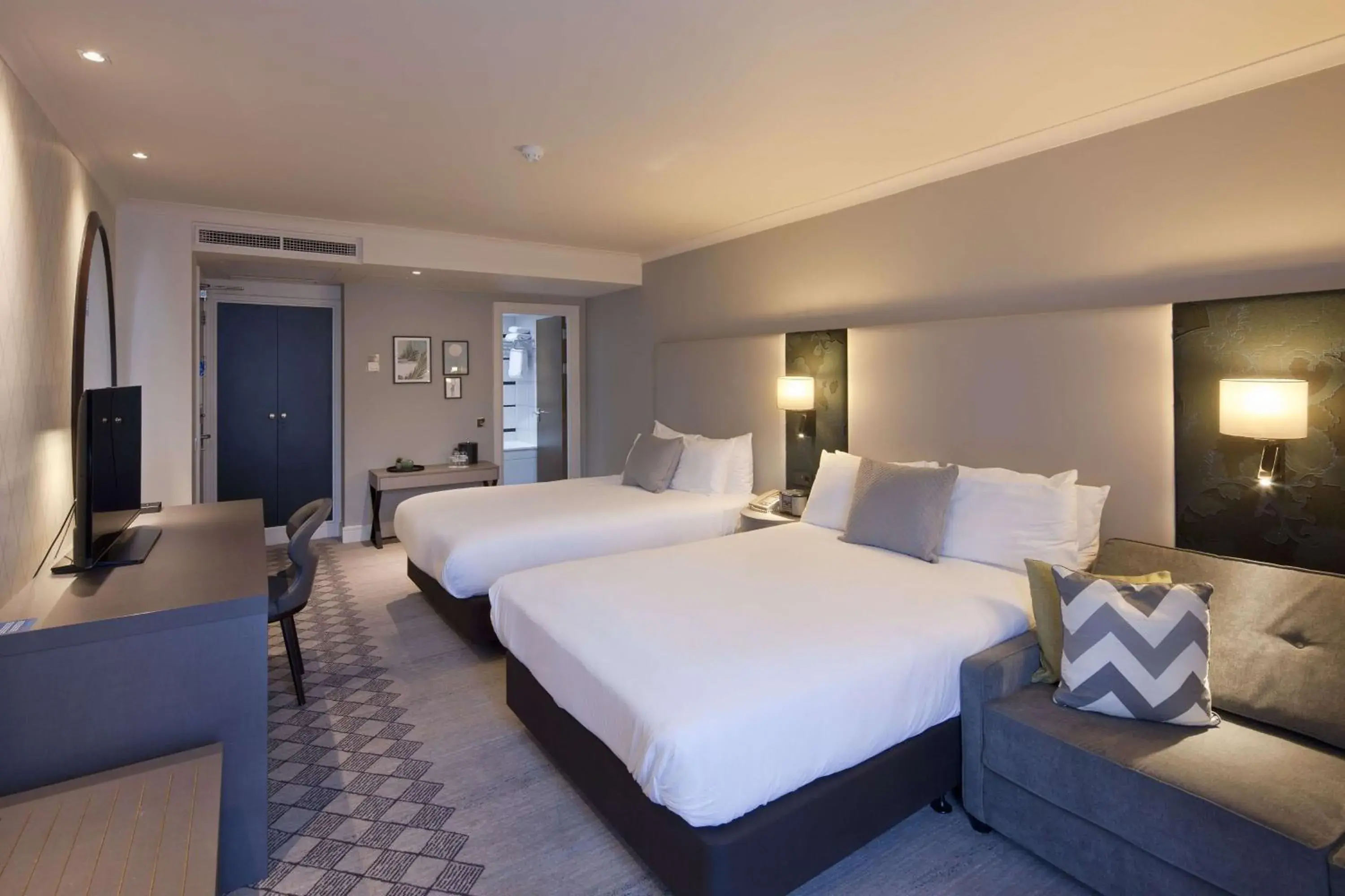 Bed in Doubletree By Hilton London Kensington Bed in Doubletree By Hilton London Kensington