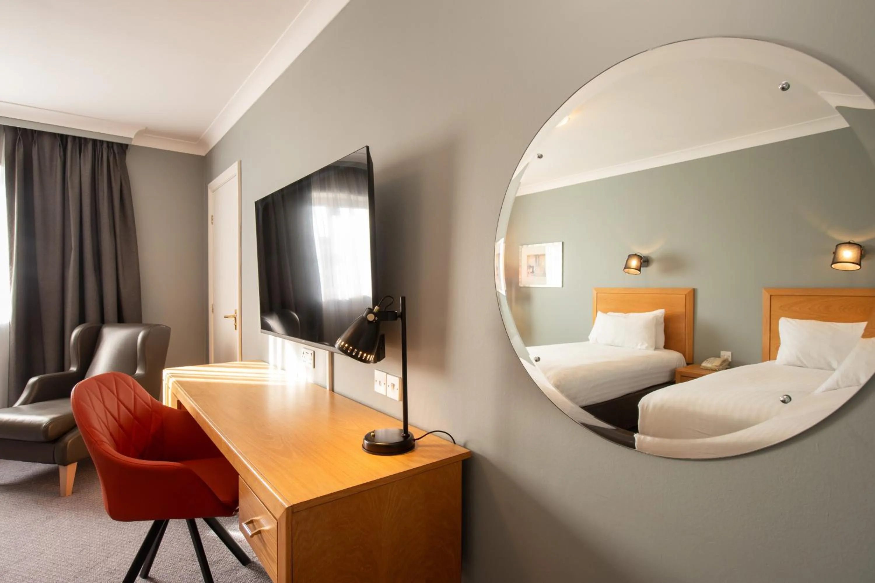 Photo of the whole room, Bed in Holiday Inn Edinburgh Zoo by IHG