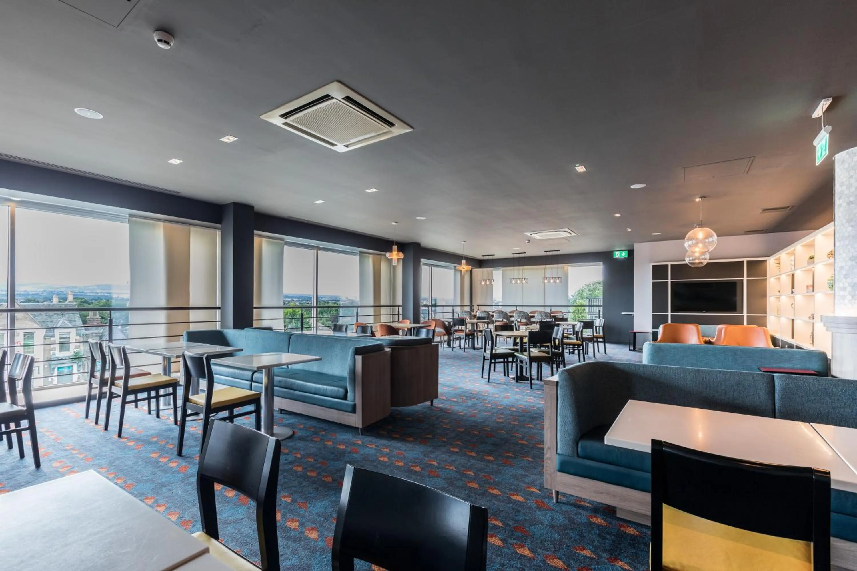 Restaurant/places to eat in Holiday Inn Edinburgh Zoo by IHG