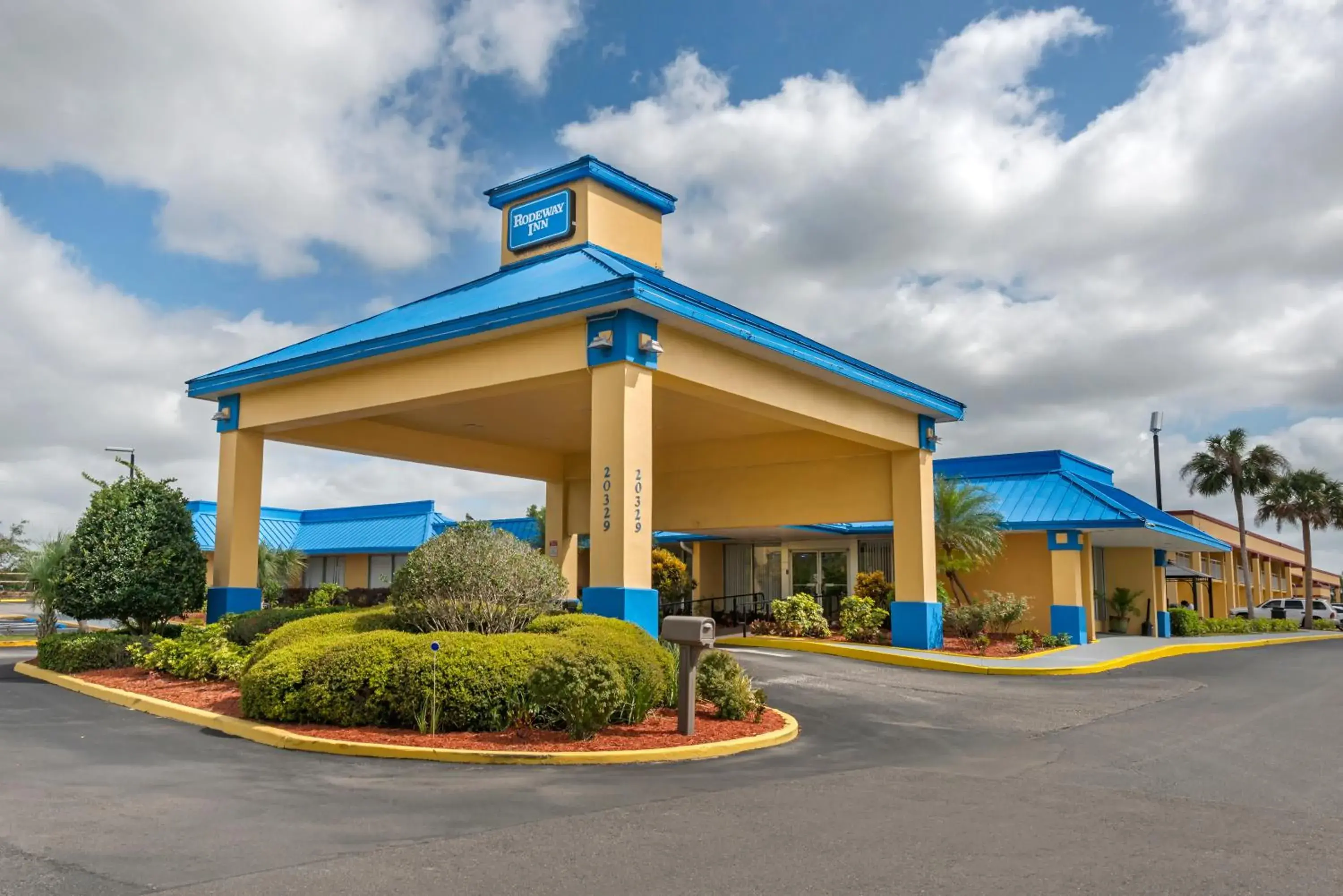 Property building in Rodeway Inn Clermont - Minneola - Groveland - Leeseburg Property building in Rodeway Inn Clermont - Minneola - Groveland - Leeseburg