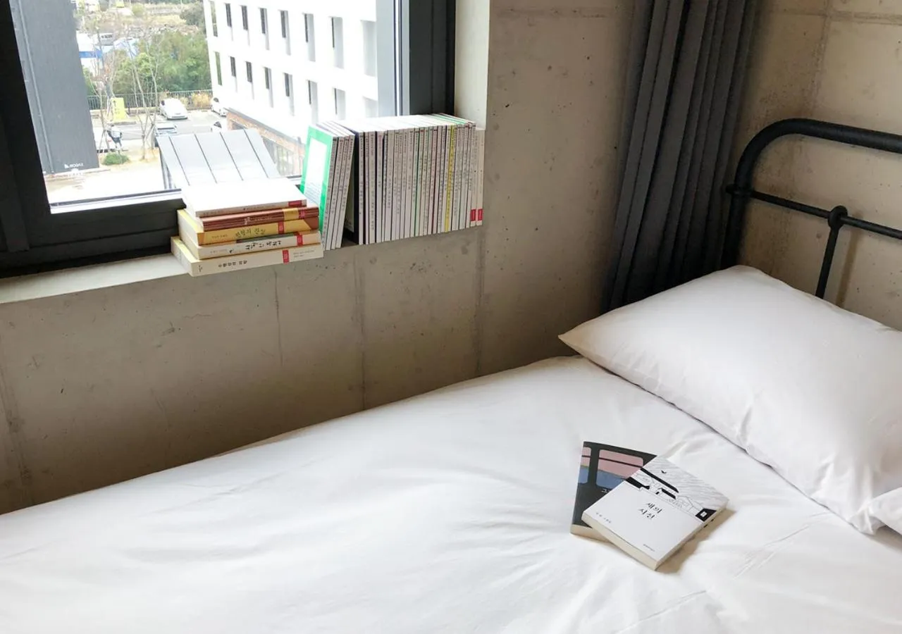 Property building, Bed in Playce Camp Jeju