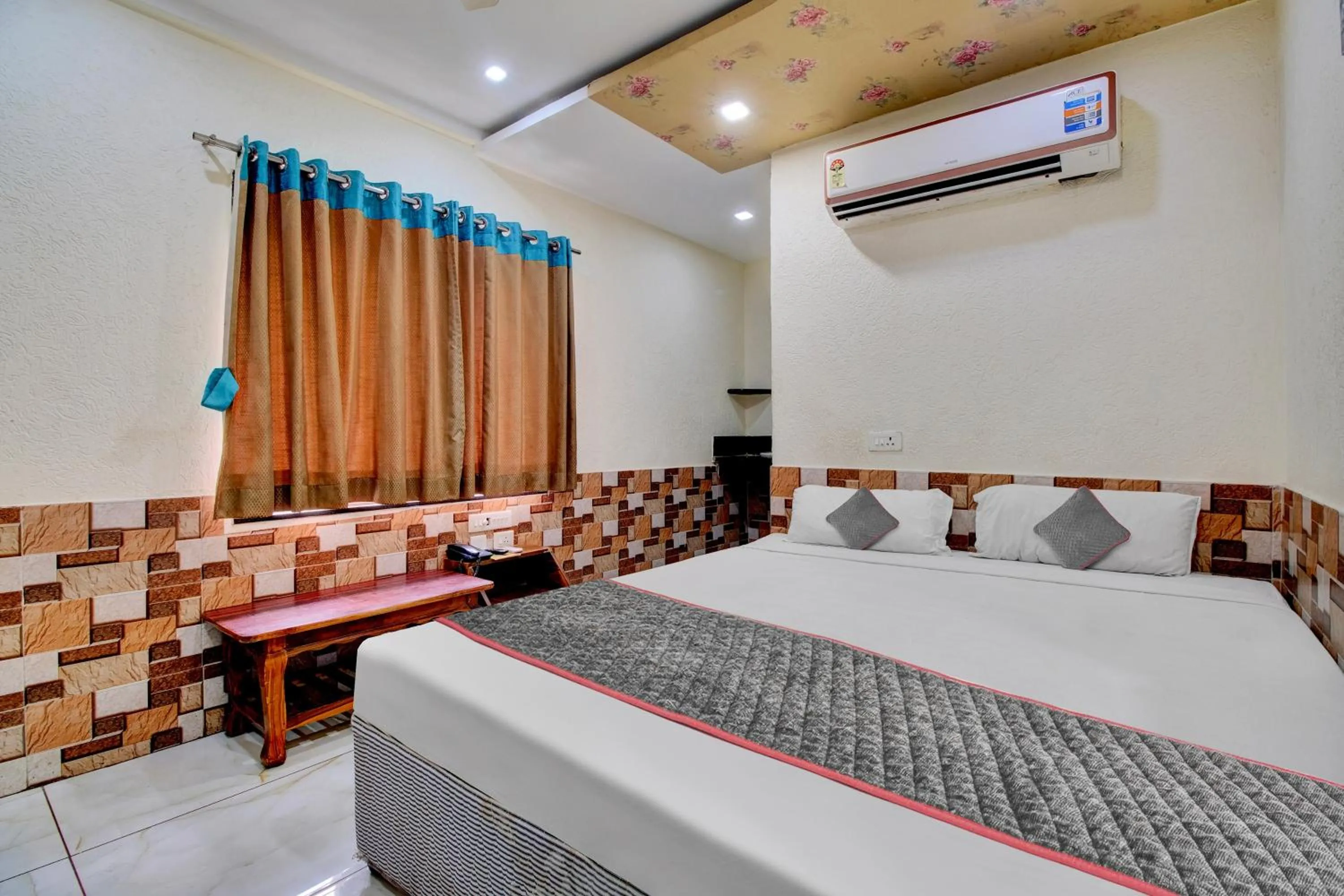Bedroom, Bed in Hotel O Jaya Fortune