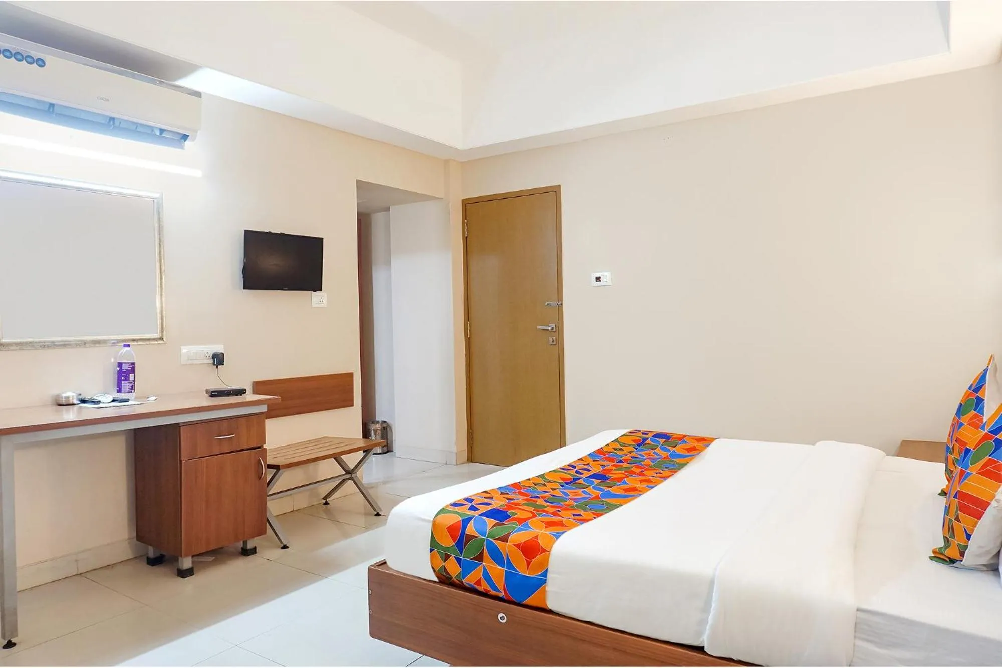 Bed in FabHotel Classic Executive