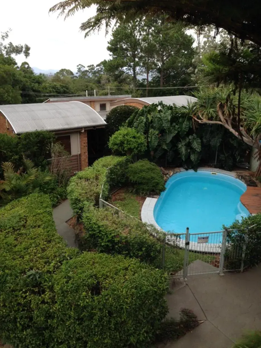 Swimming pool in Maleny Terrace Cottages Swimming pool in Maleny Terrace Cottages