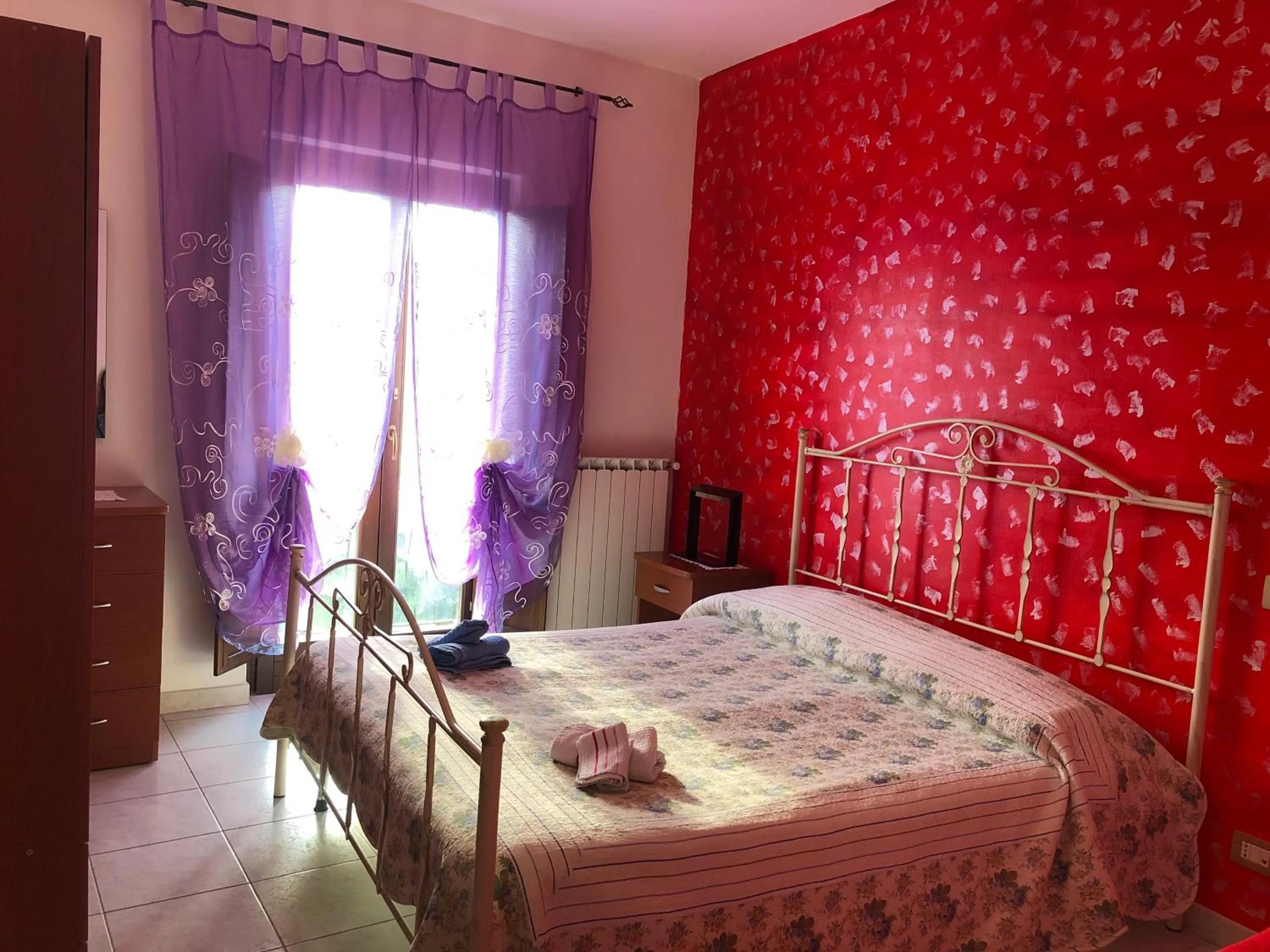 Photo of the whole room, Bed in B&B Al Castello