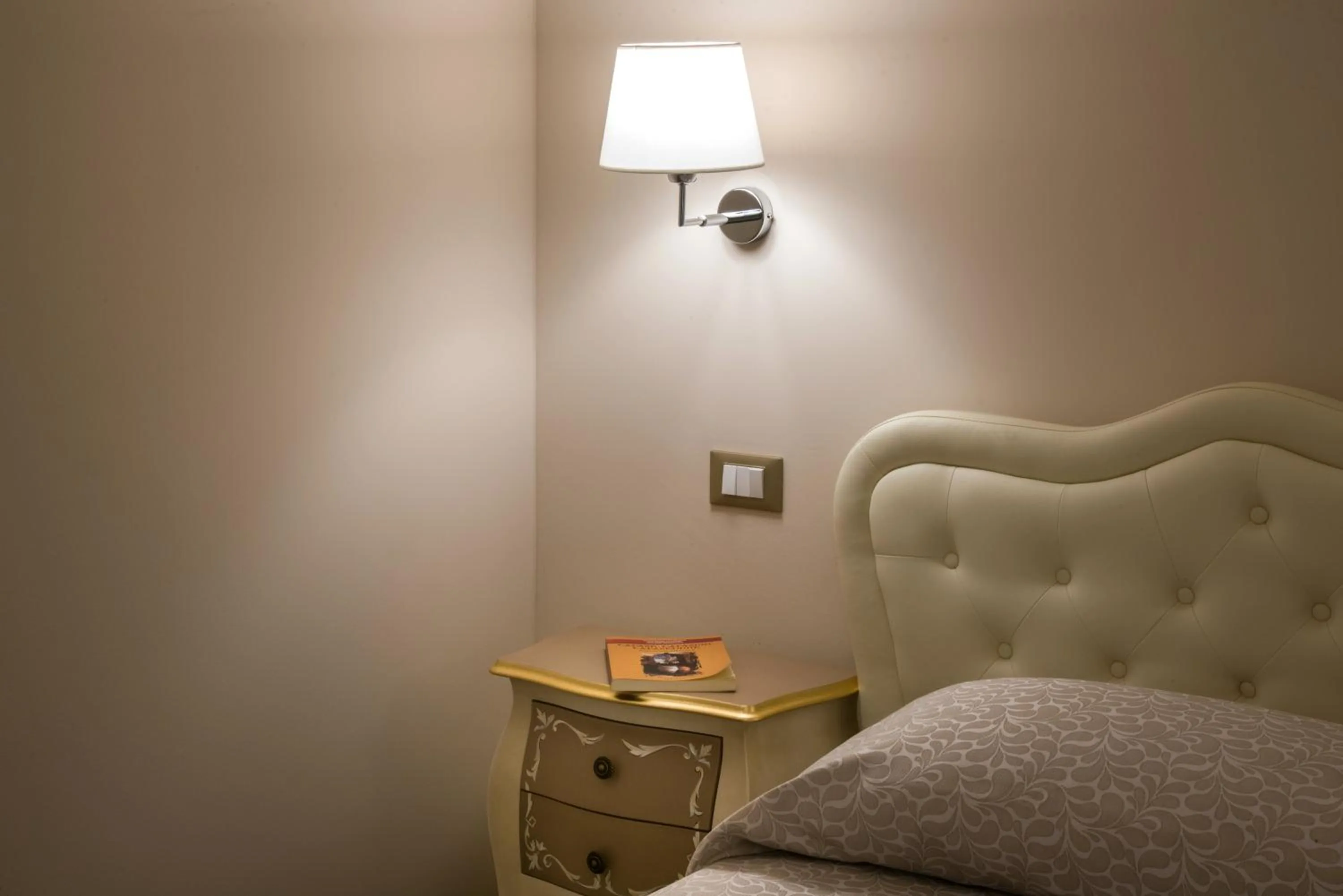 Decorative detail, Bed in Palazzo Bove