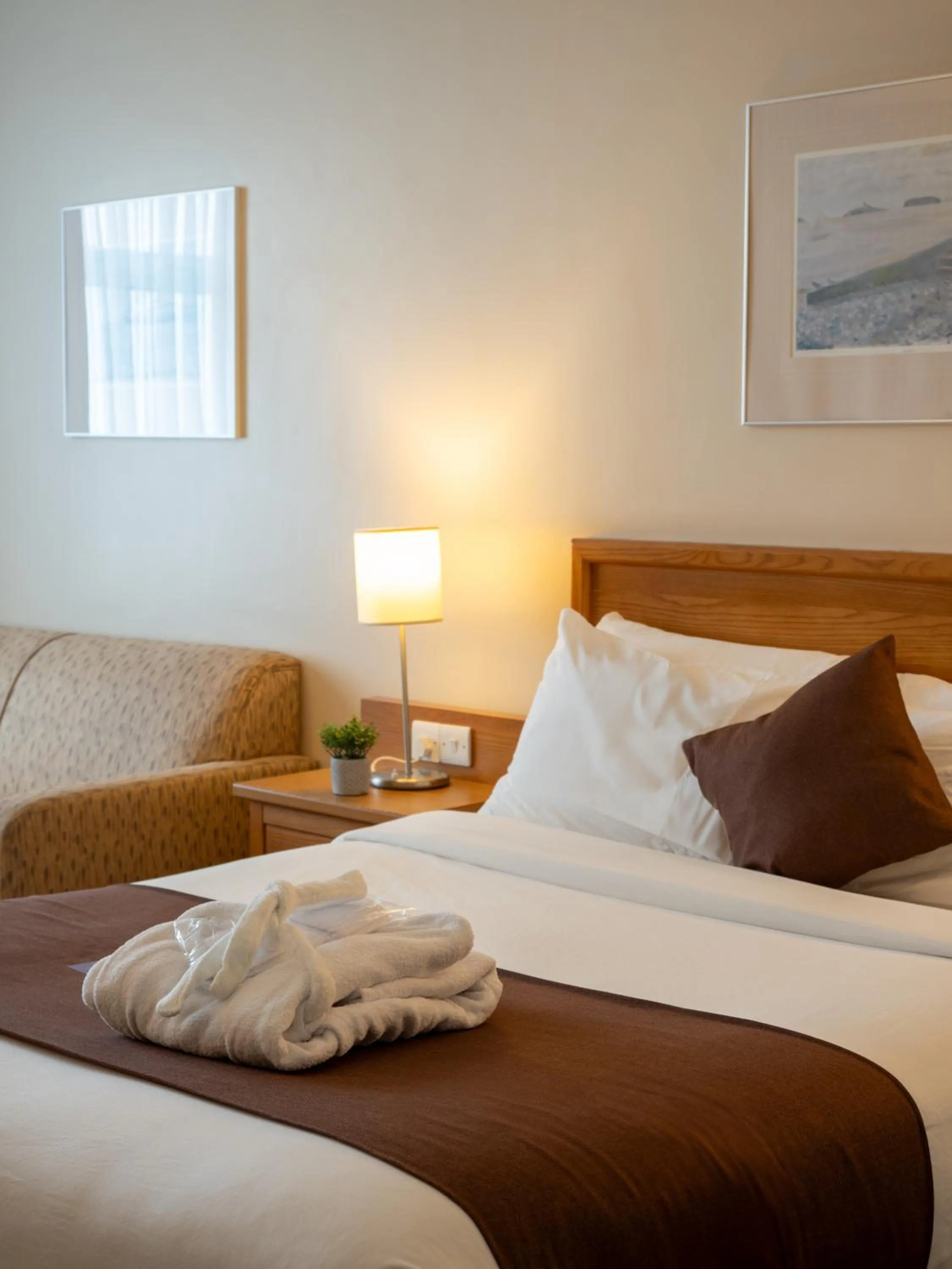 Bedroom, Bed in Future Inn Plymouth