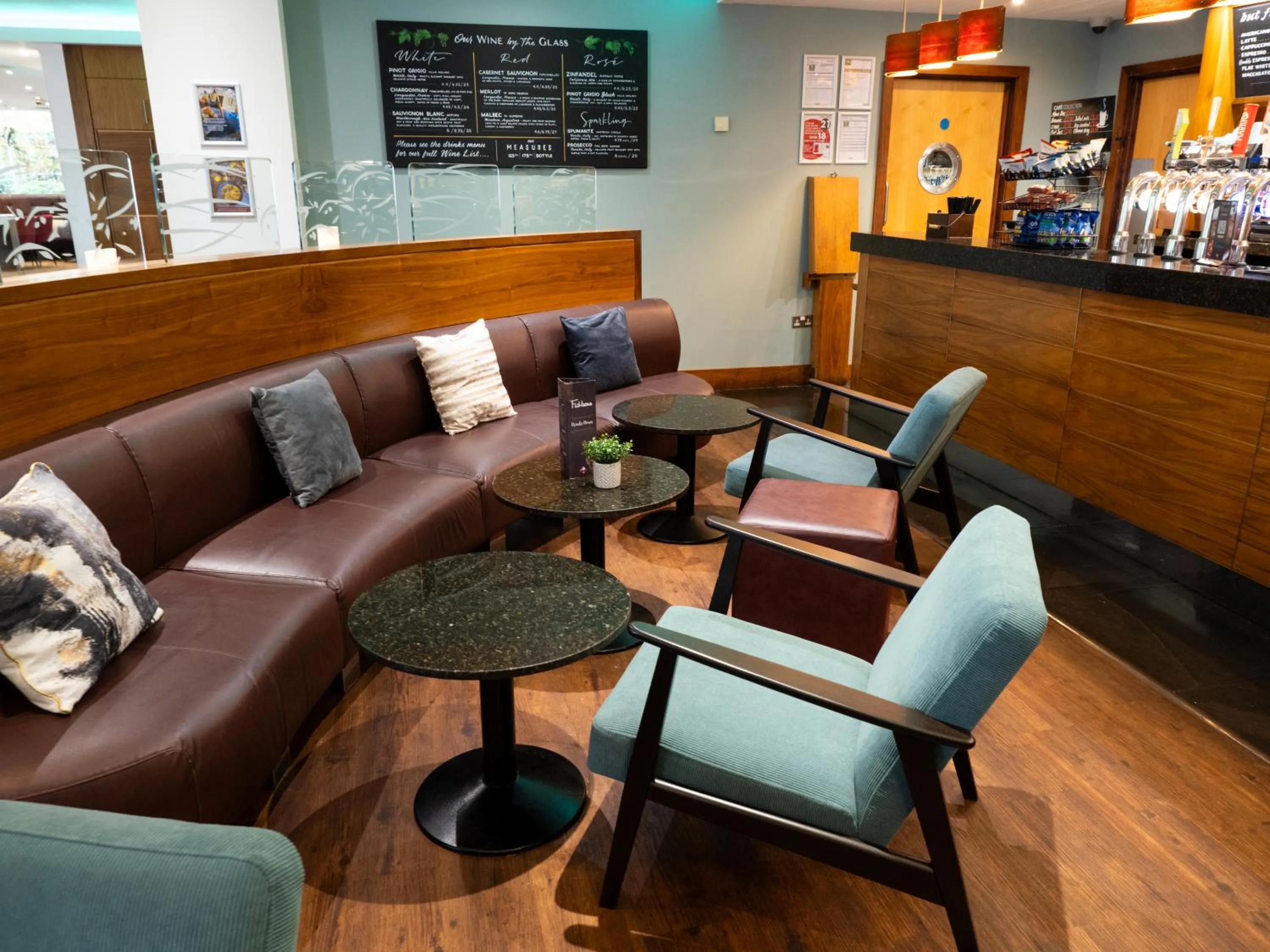 Lounge or bar in Future Inn Plymouth