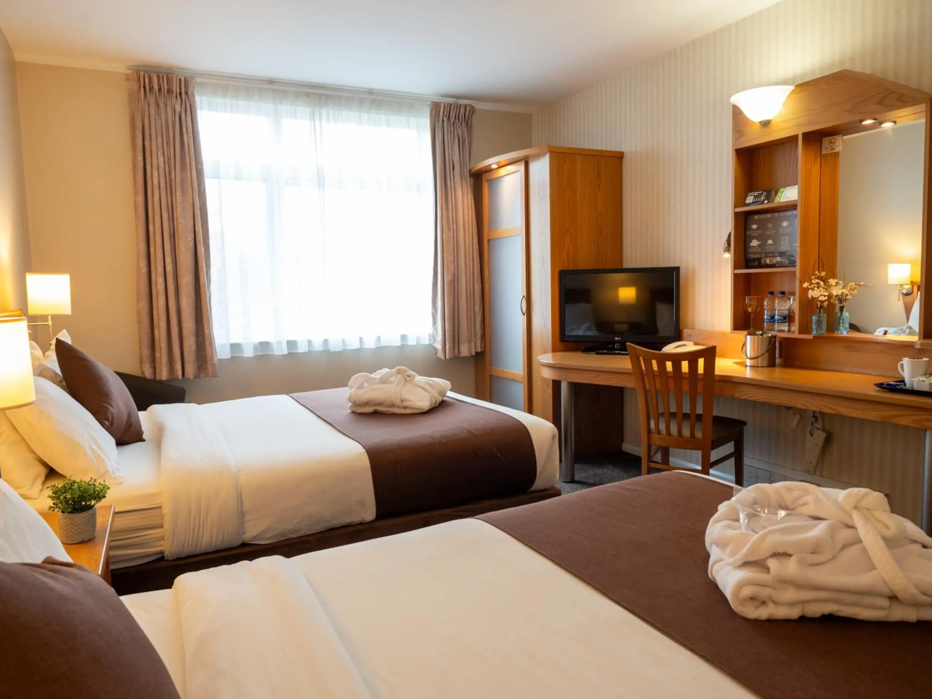 Photo of the whole room, Bed in Future Inn Plymouth Photo of the whole room, Bed in Future Inn Plymouth