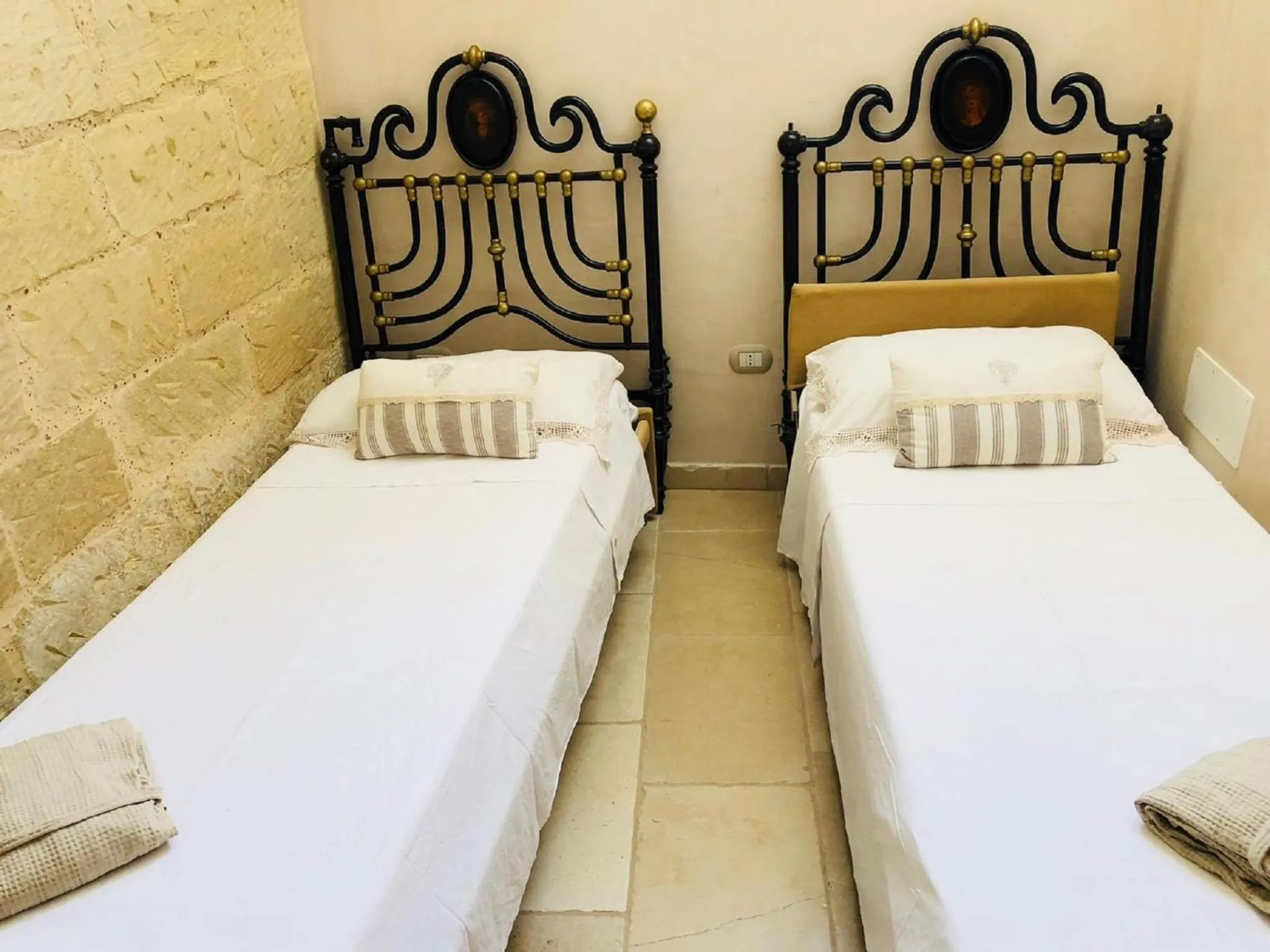 Bedroom, Bed in Borgoincorte