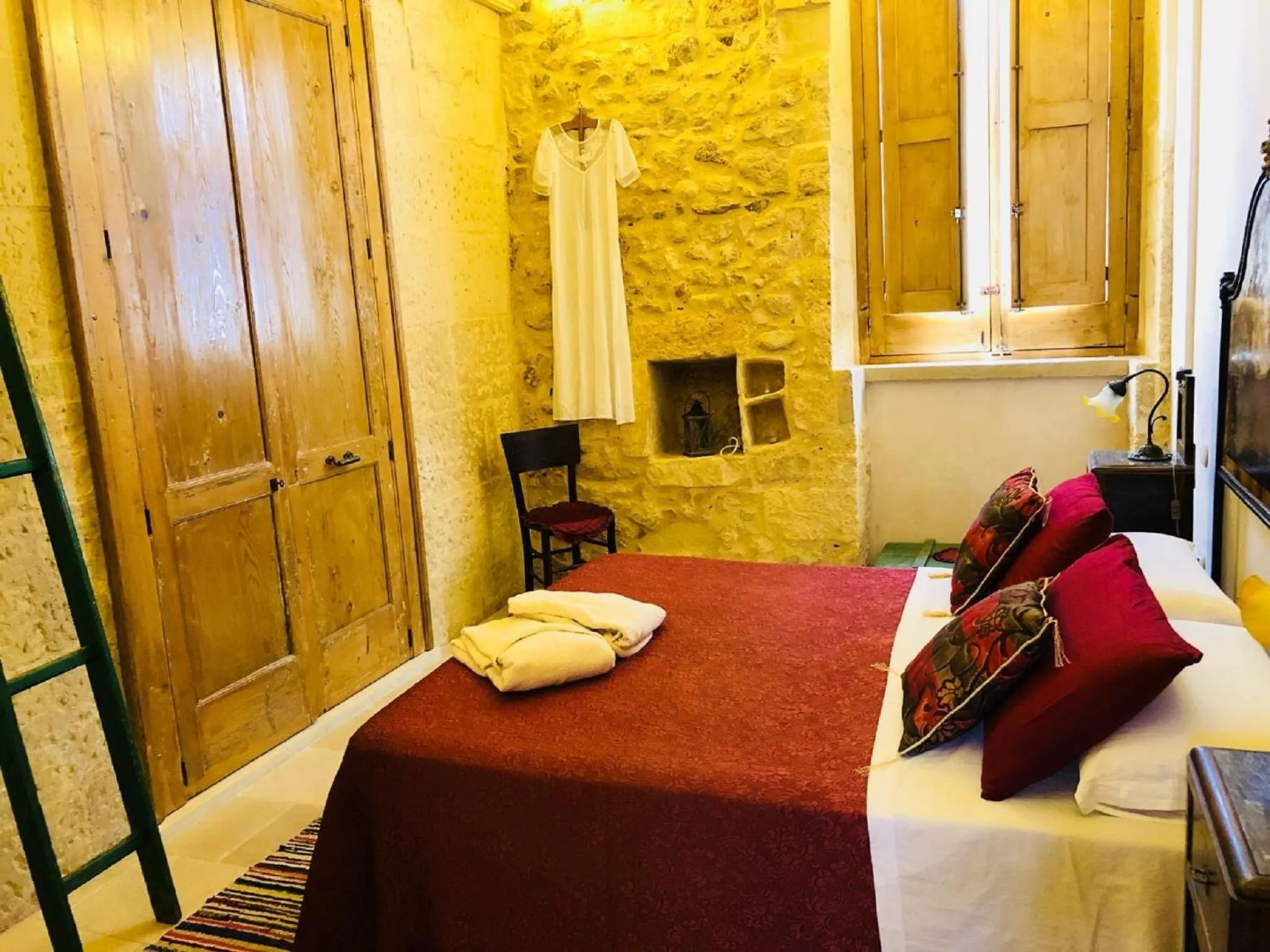 Bedroom, Bed in Borgoincorte