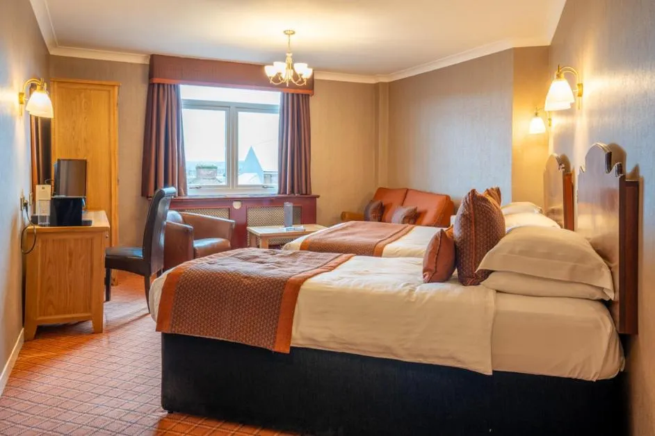 Bed in Cairndale Hotel & Spa