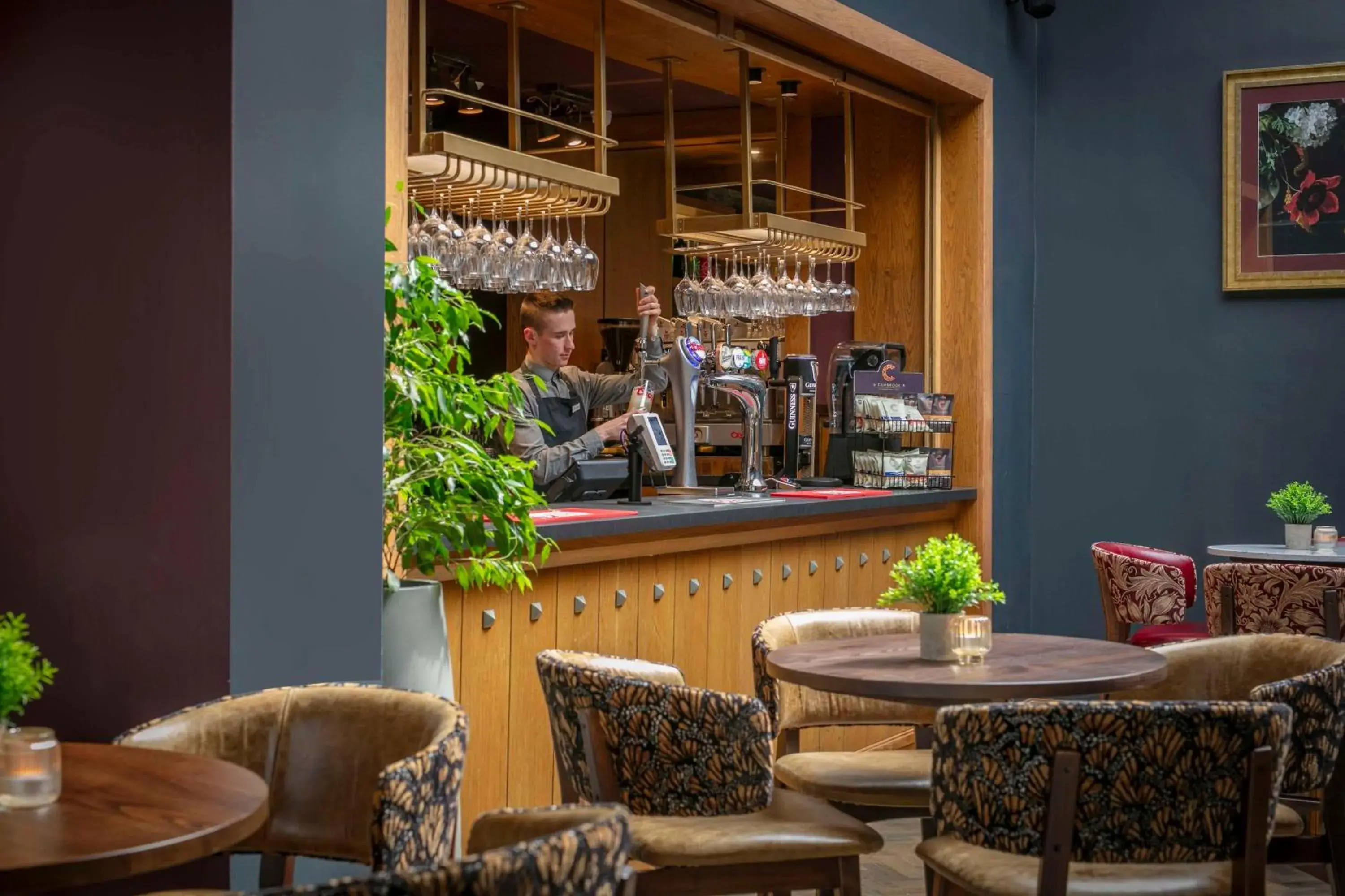 Lounge or bar in Glasgow Westerwood Hotel, Spa & Golf Resort Lounge or bar in Glasgow Westerwood Hotel, Spa & Golf Resort