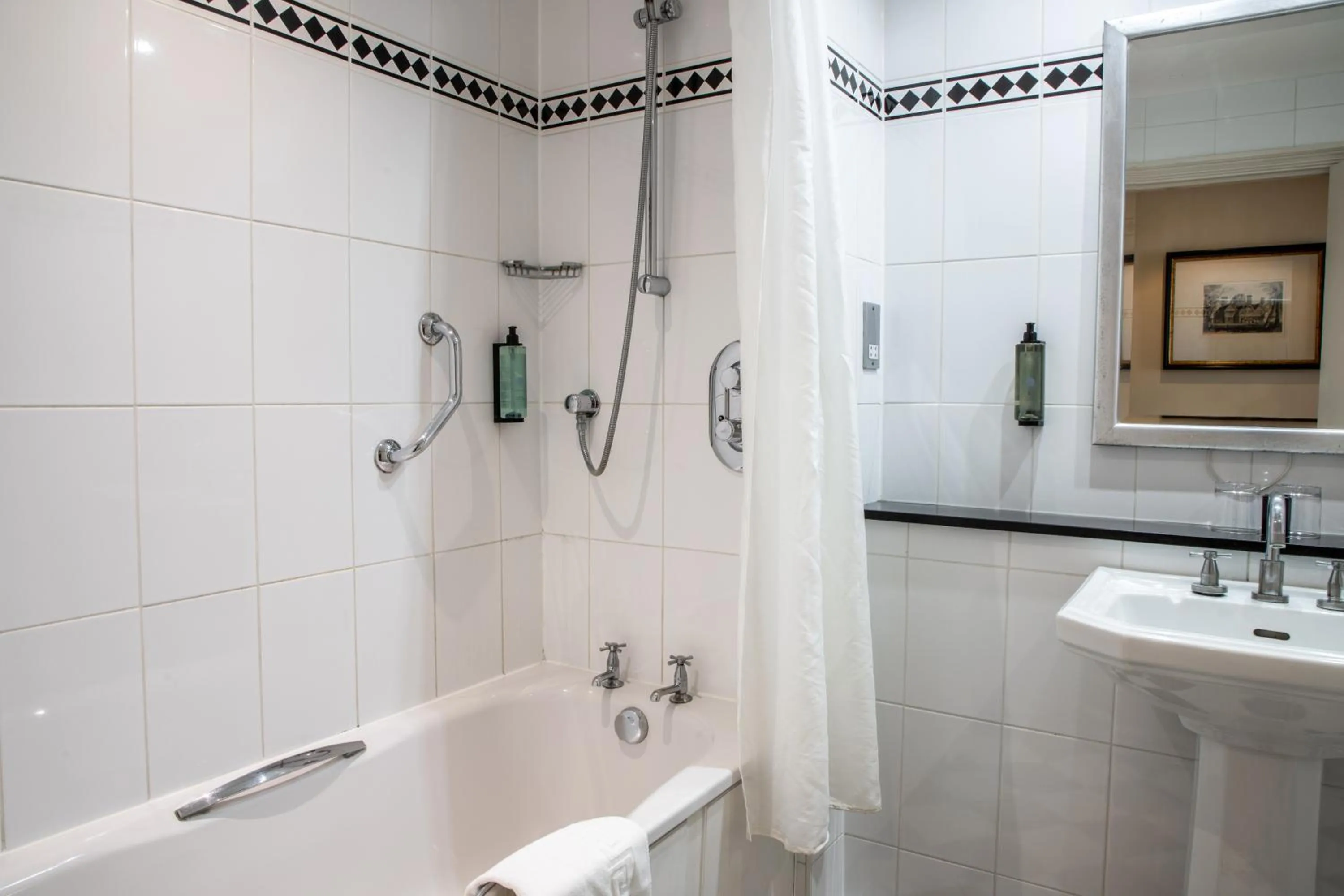 Bathroom in Park House Hotel