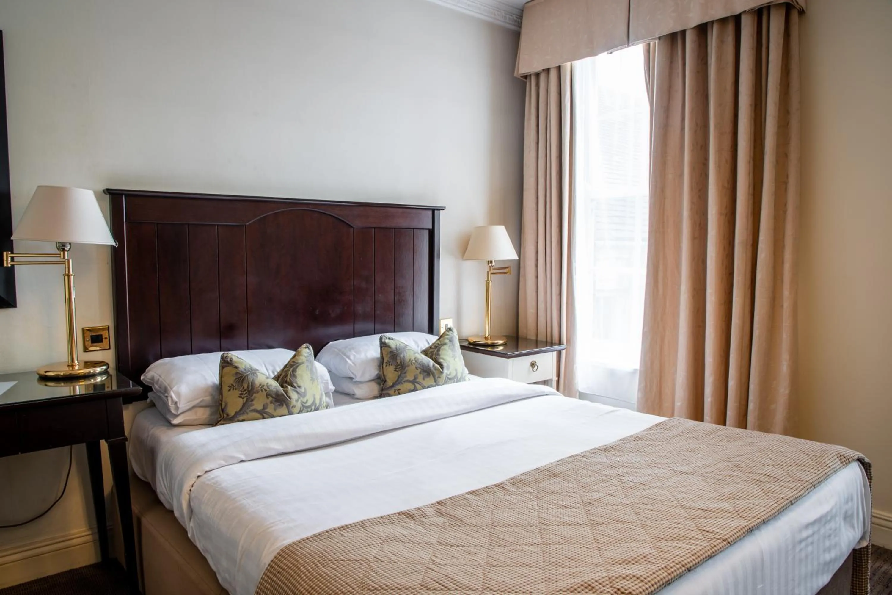 Bed in Park House Hotel