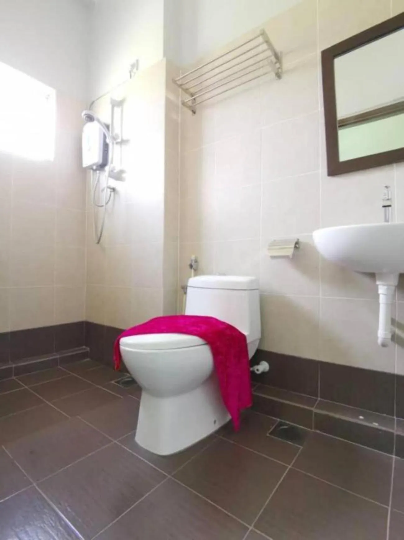 Toilet in JQ BL Hotel, Ipoh