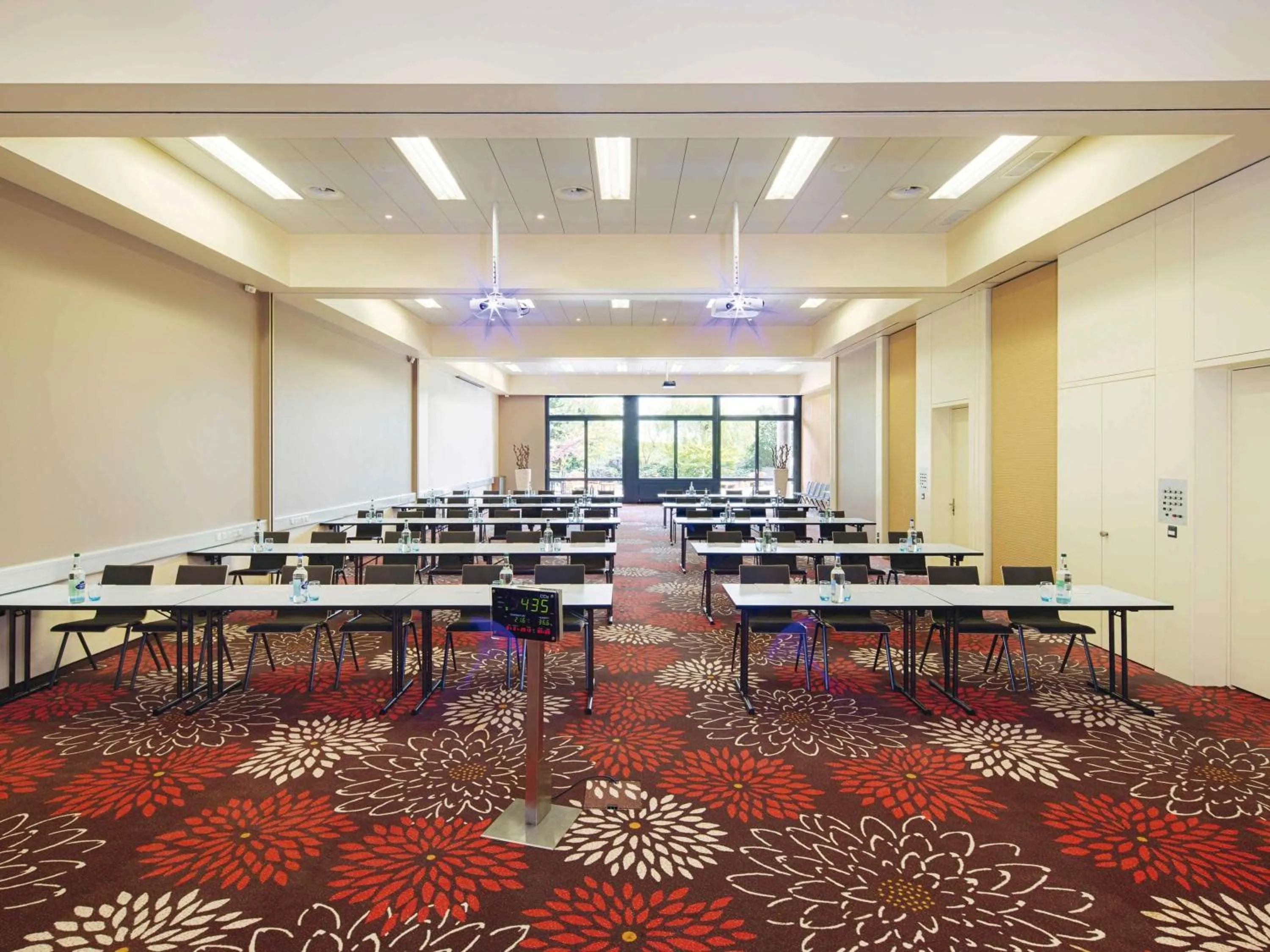 Meeting/conference room in Mövenpick Hotel Egerkingen