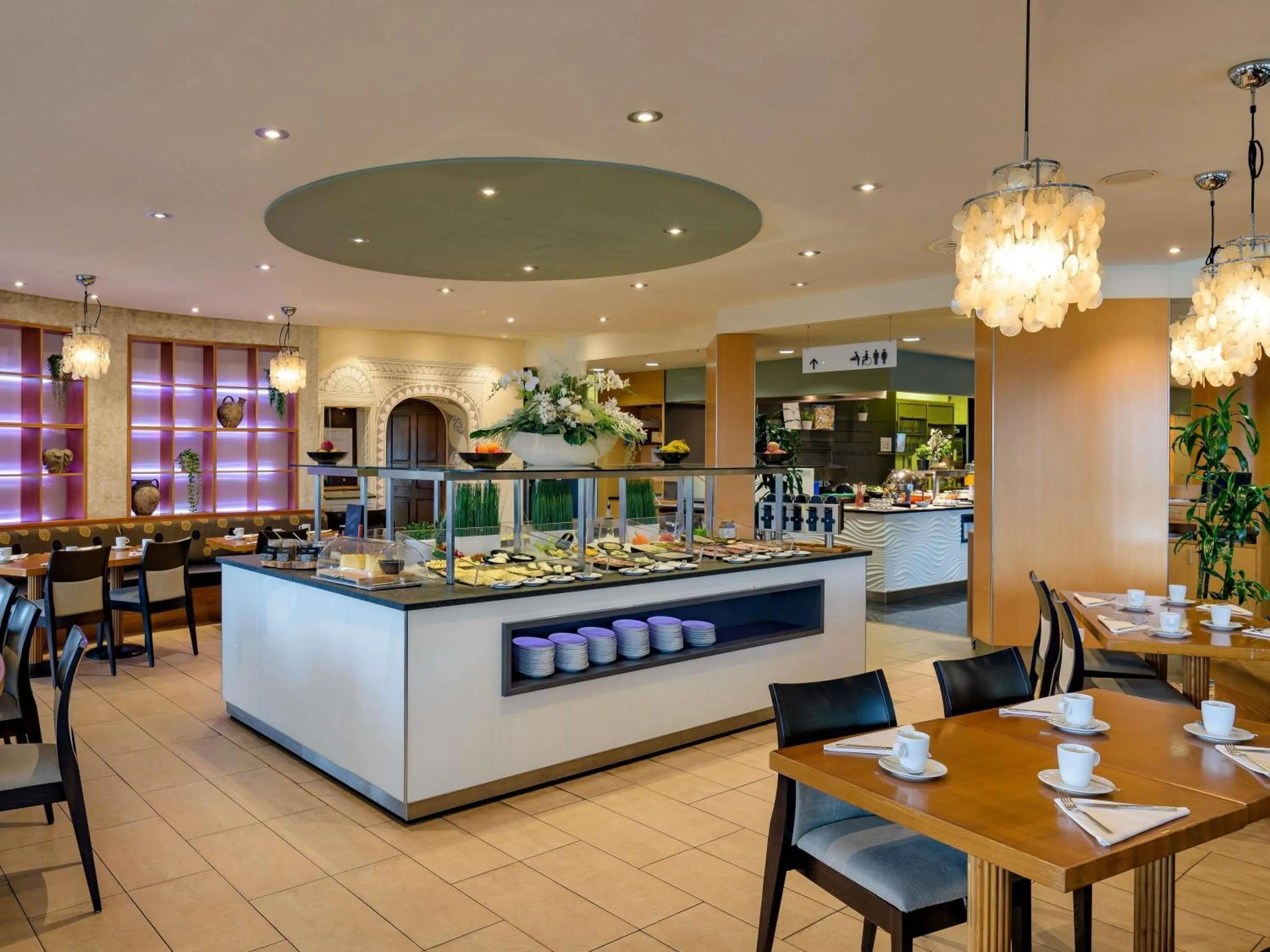 Breakfast in Mövenpick Hotel Egerkingen