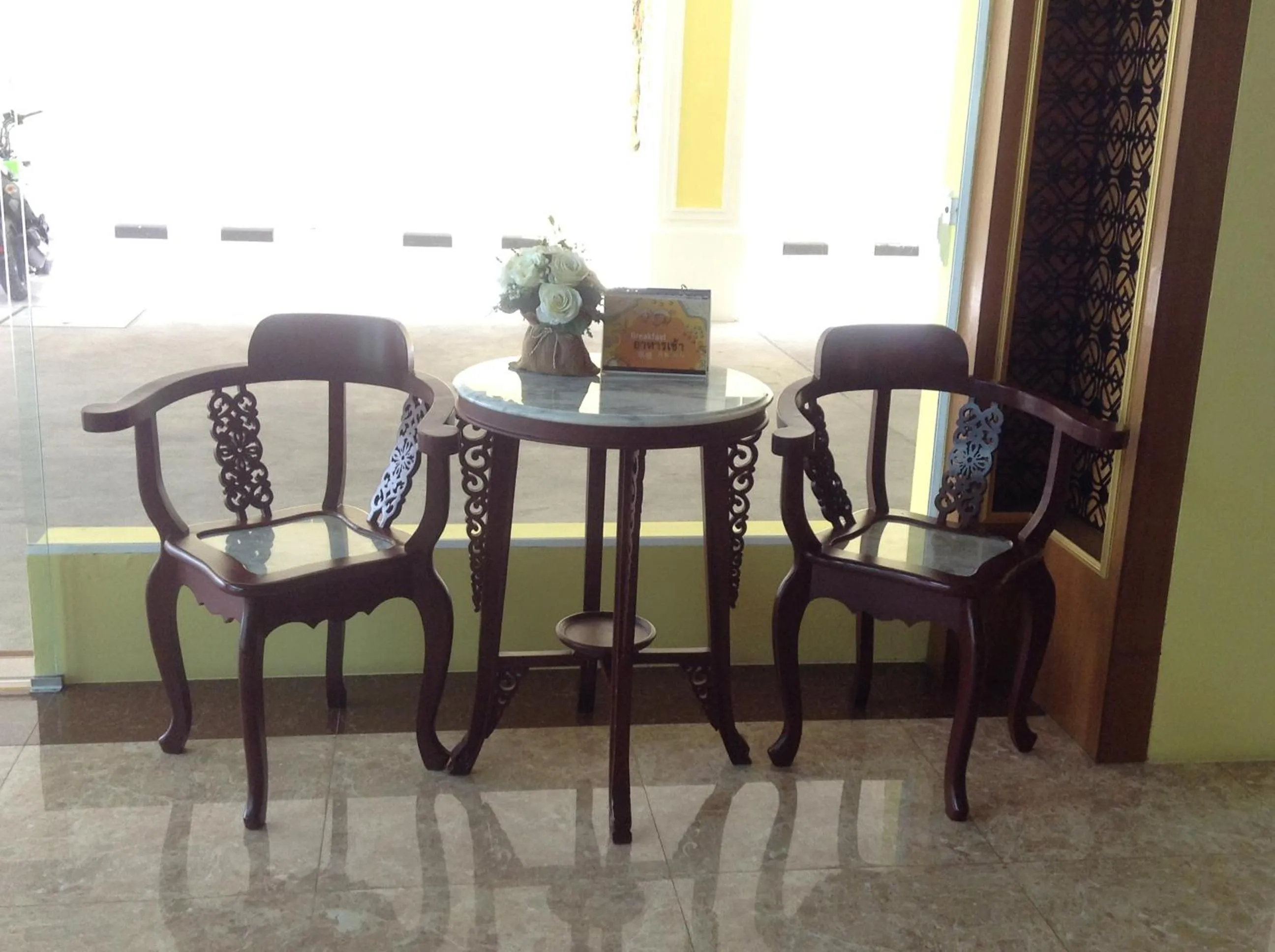 Decorative detail in Phuket Chinoinn-SHAPlus Certified