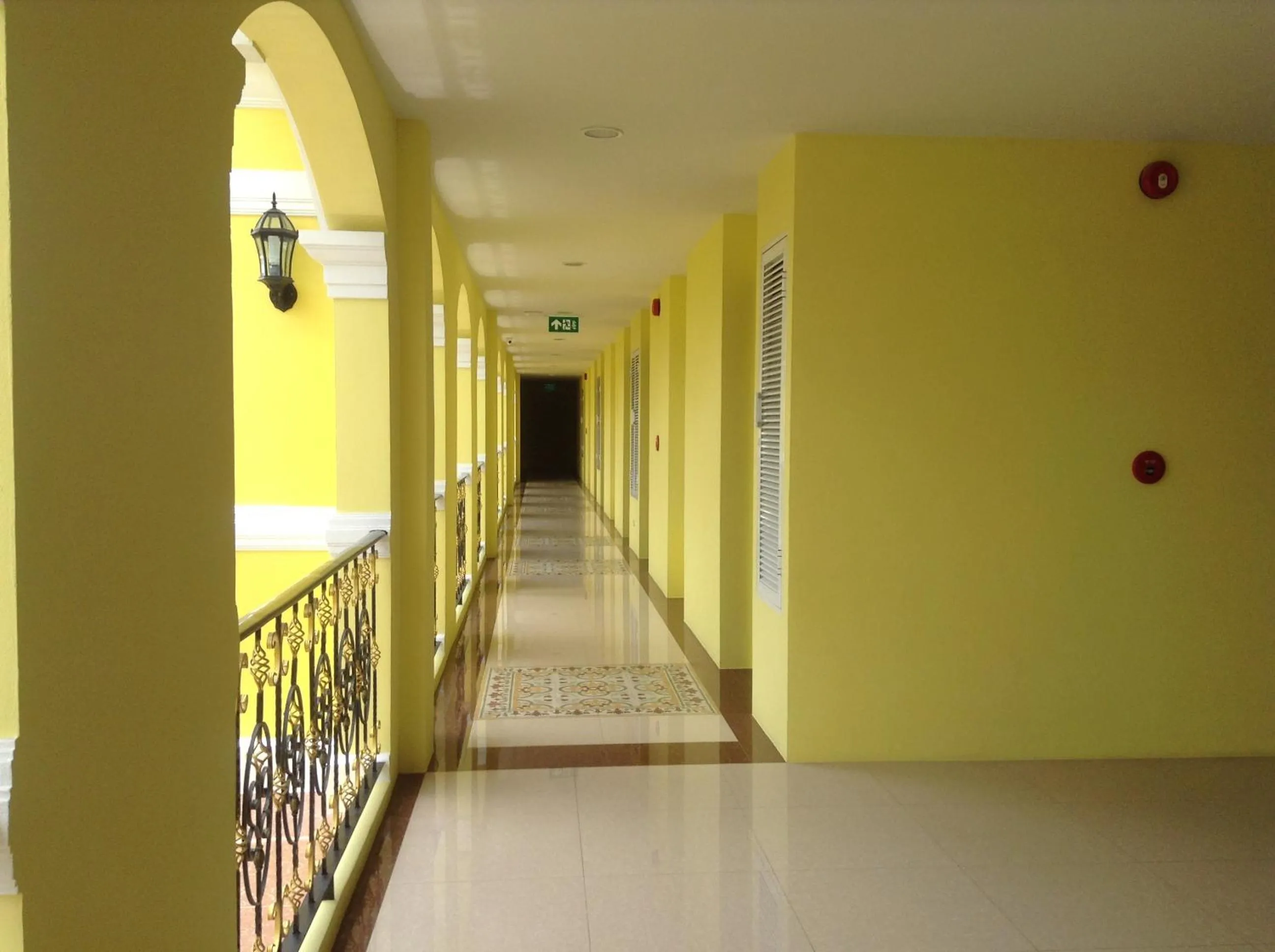 Balcony/Terrace in Phuket Chinoinn-SHAPlus Certified