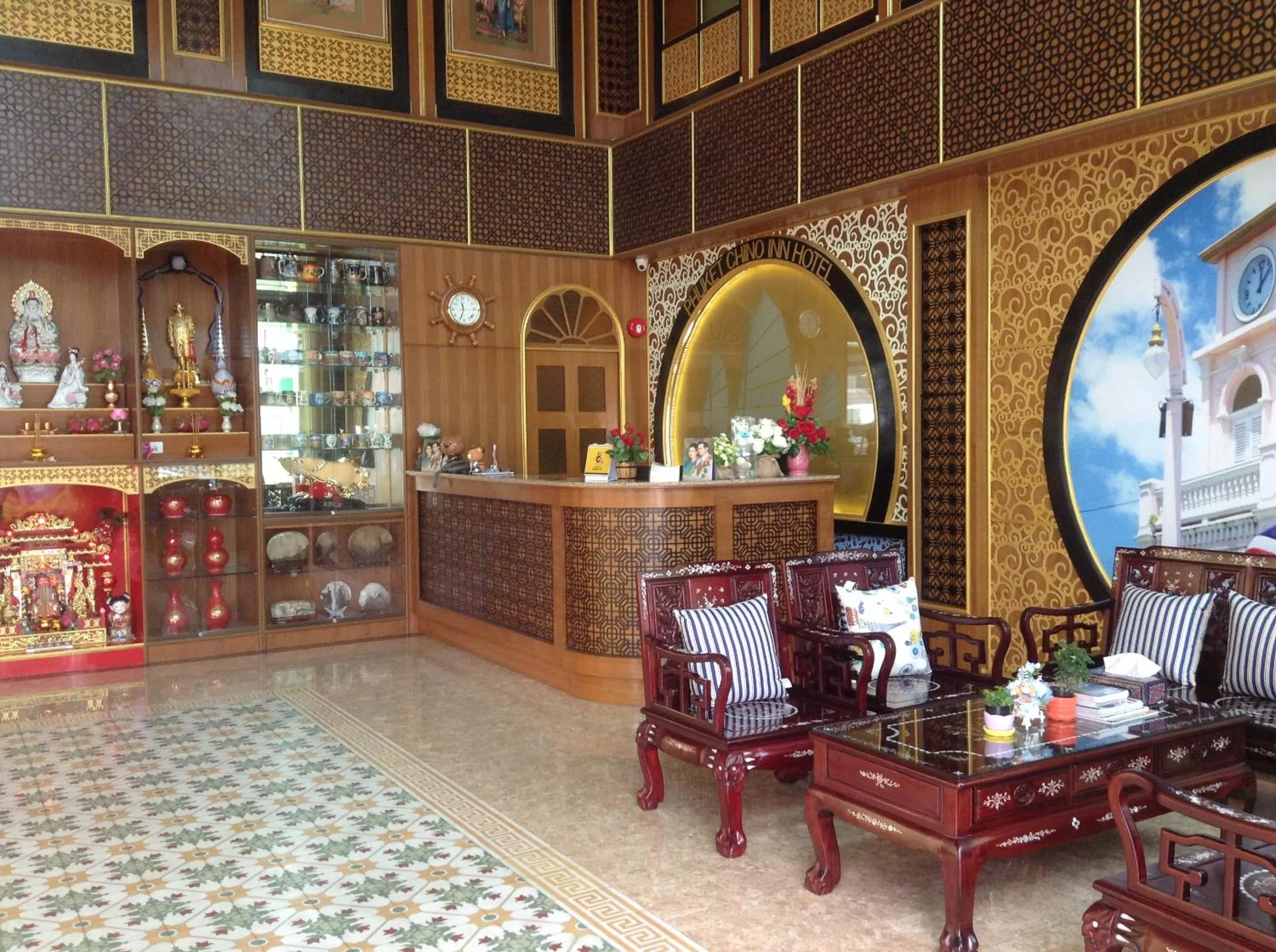 Communal lounge/ TV room in Phuket Chinoinn-SHAPlus Certified