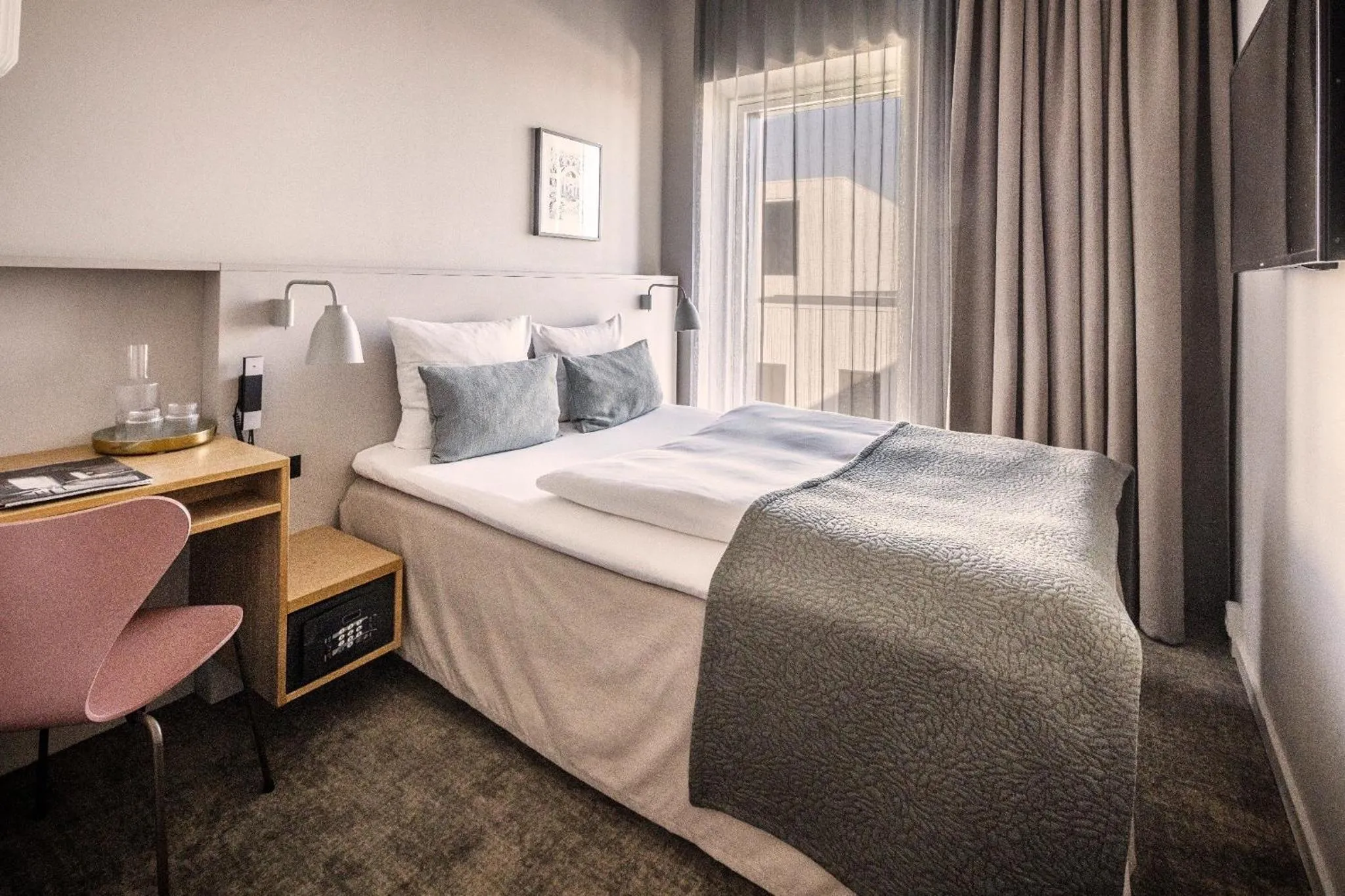 Bedroom, Bed in Hotel Odeon