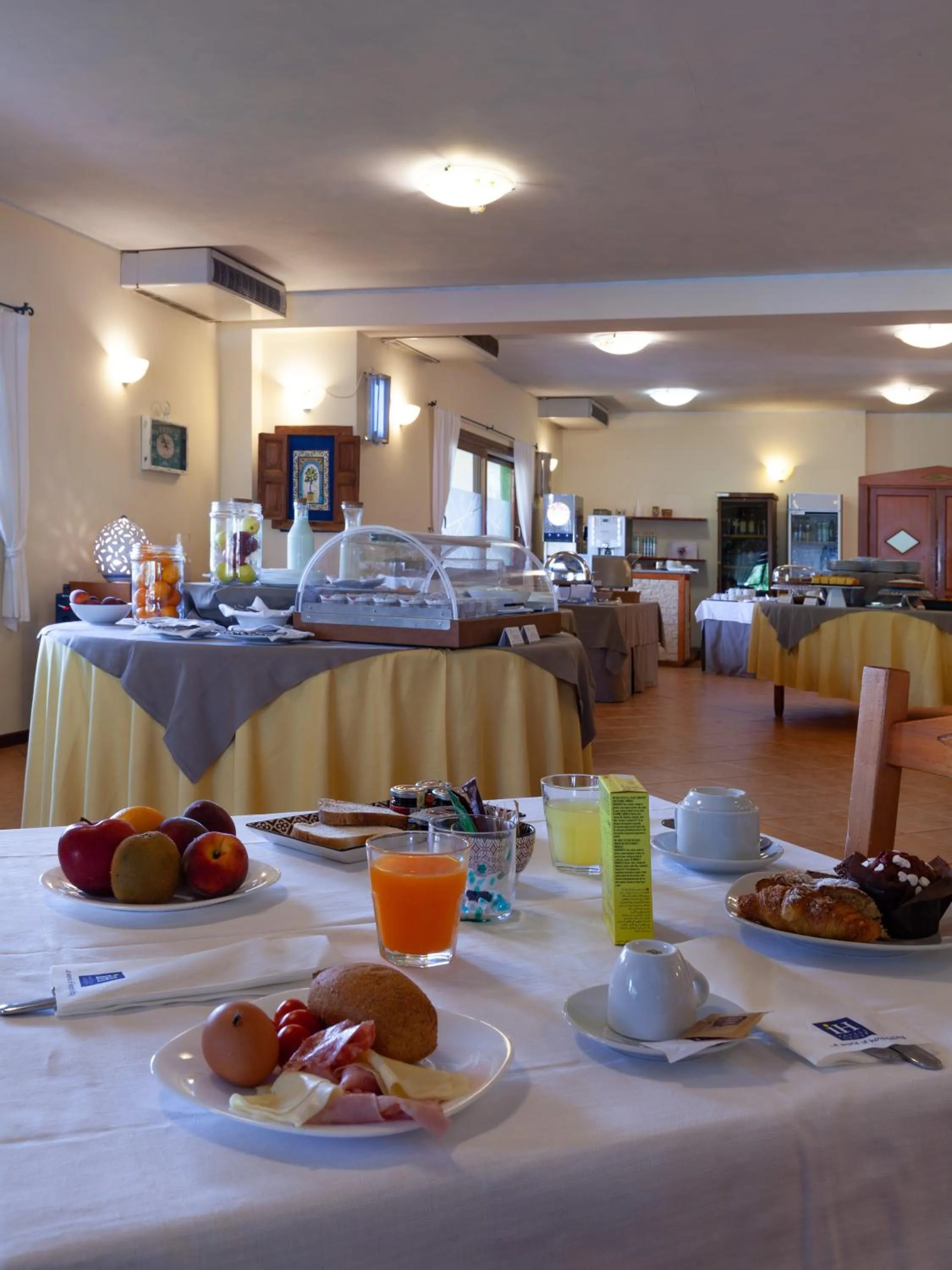 Breakfast in iH Hotels Le Zagare Resort