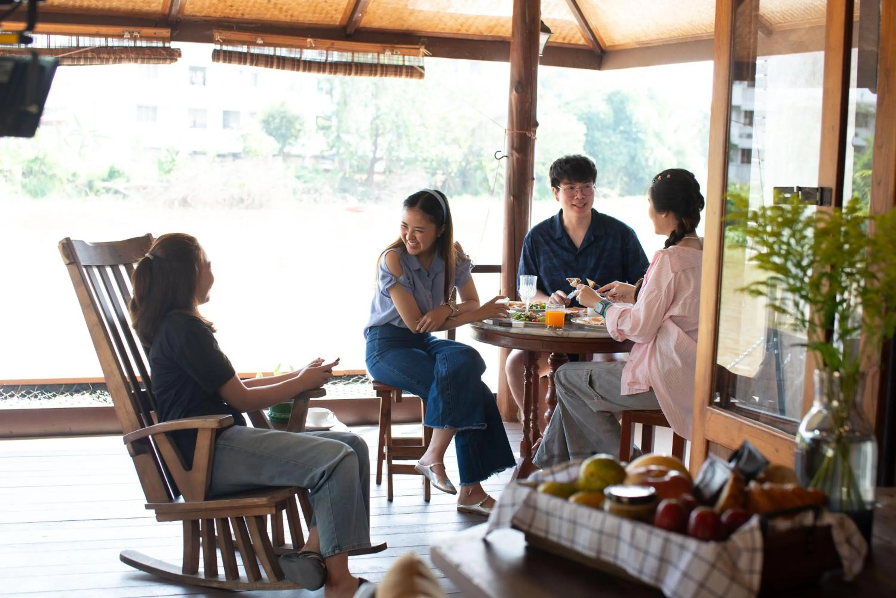 Restaurant/places to eat in Tolani Riverside Villa