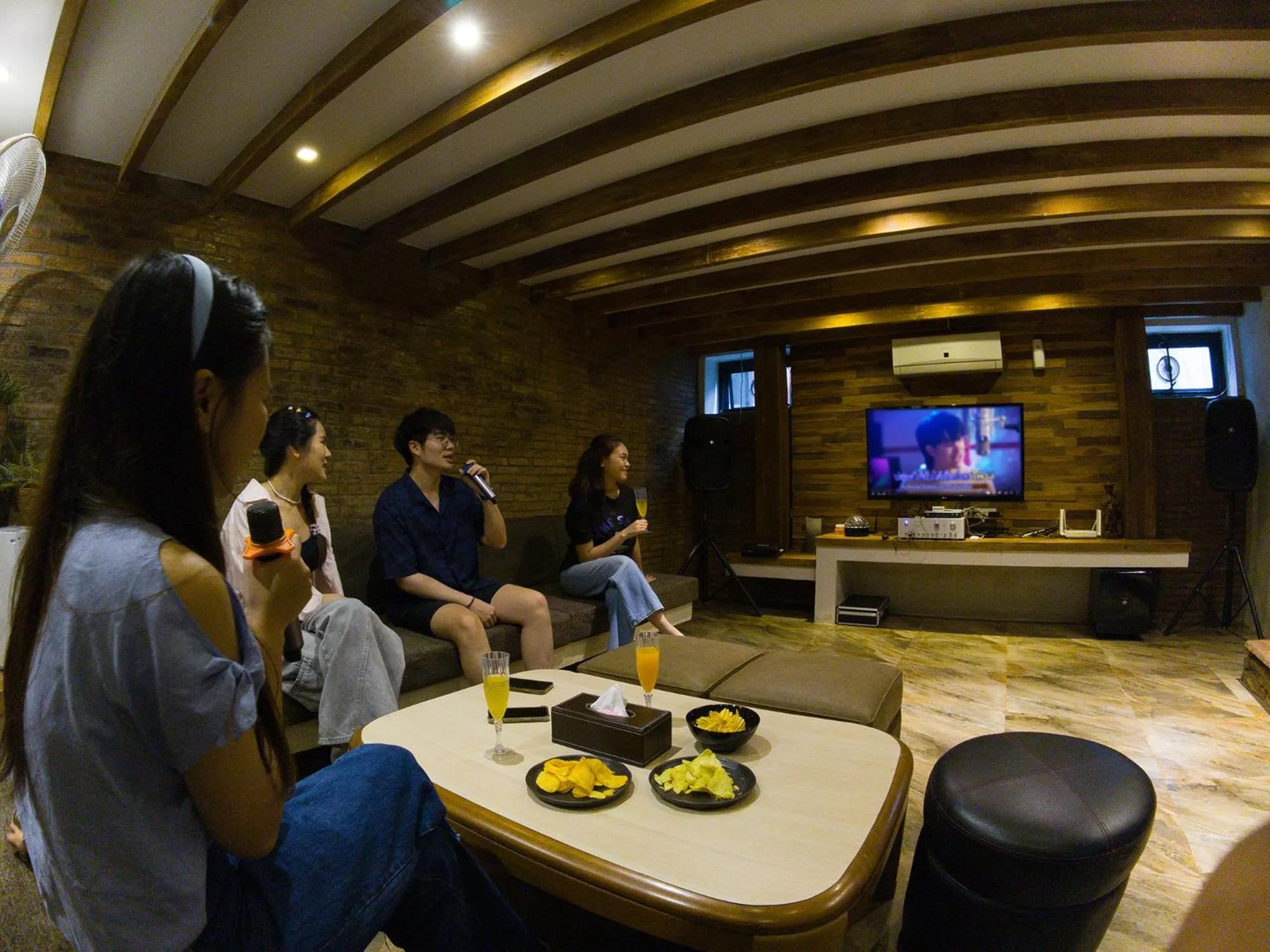 Communal lounge/ TV room in Tolani Riverside Villa