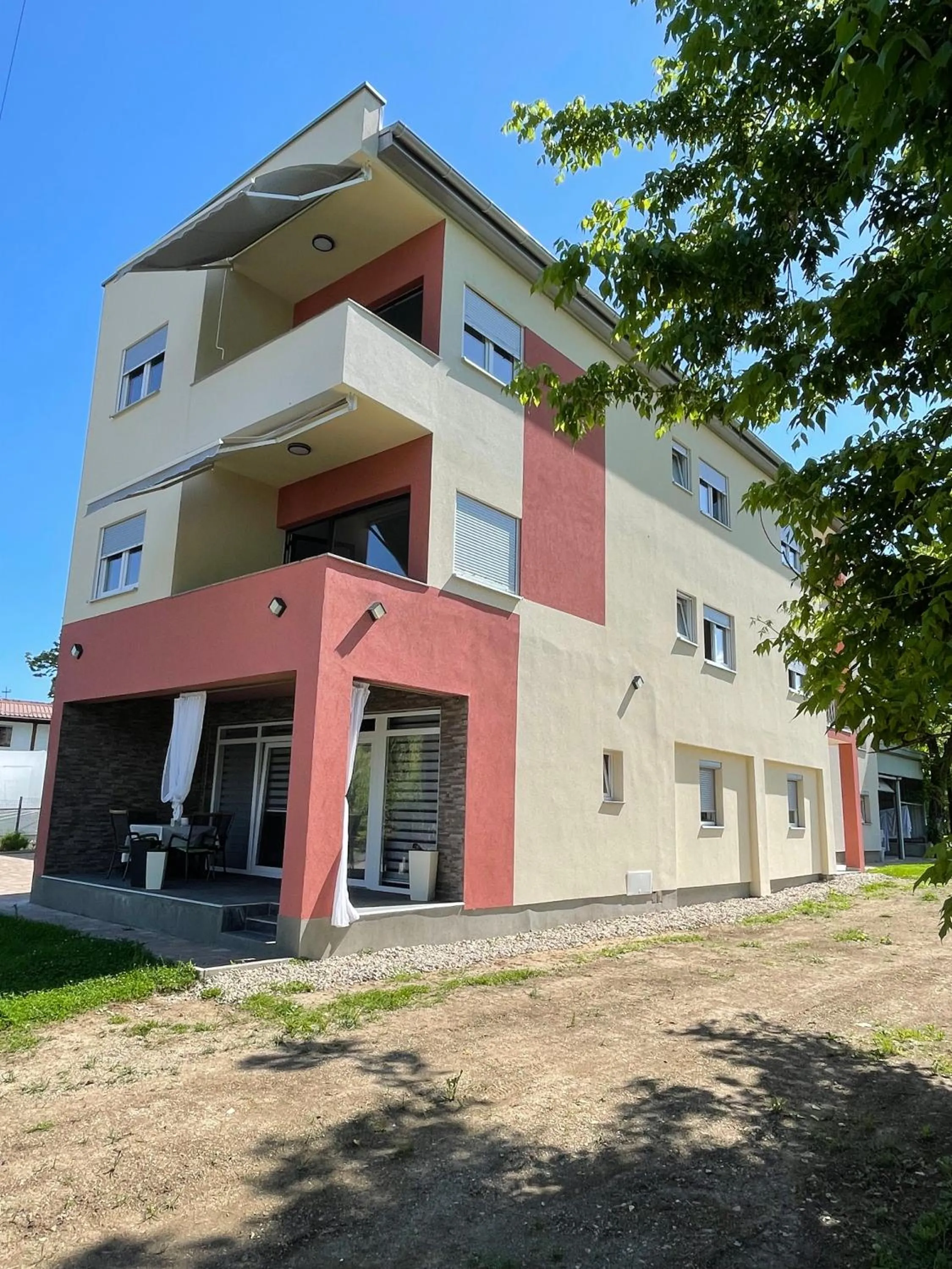 Property building in Apartment Vila Tara