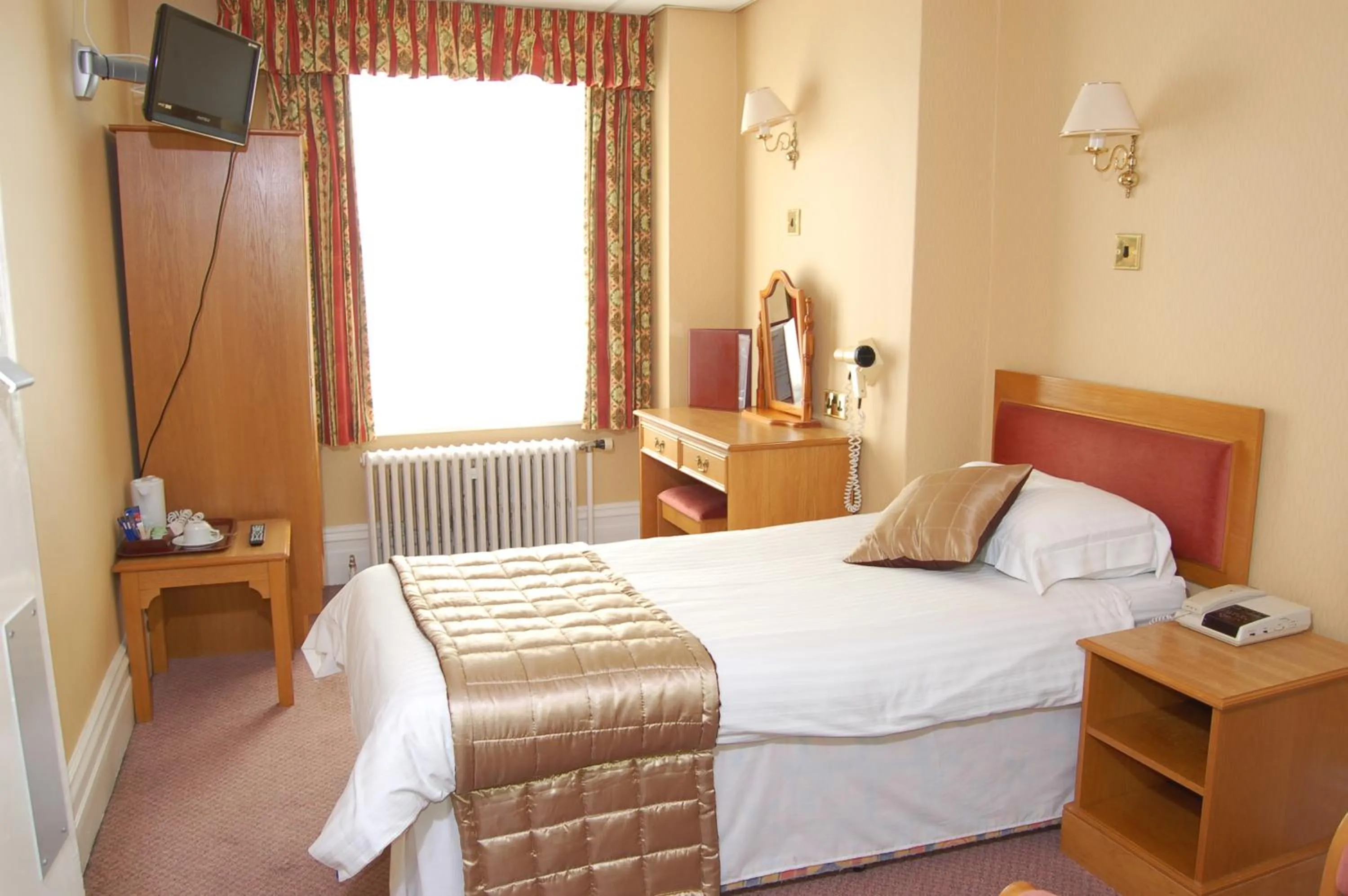 Bedroom, Bed in The Trouville Bournemouth