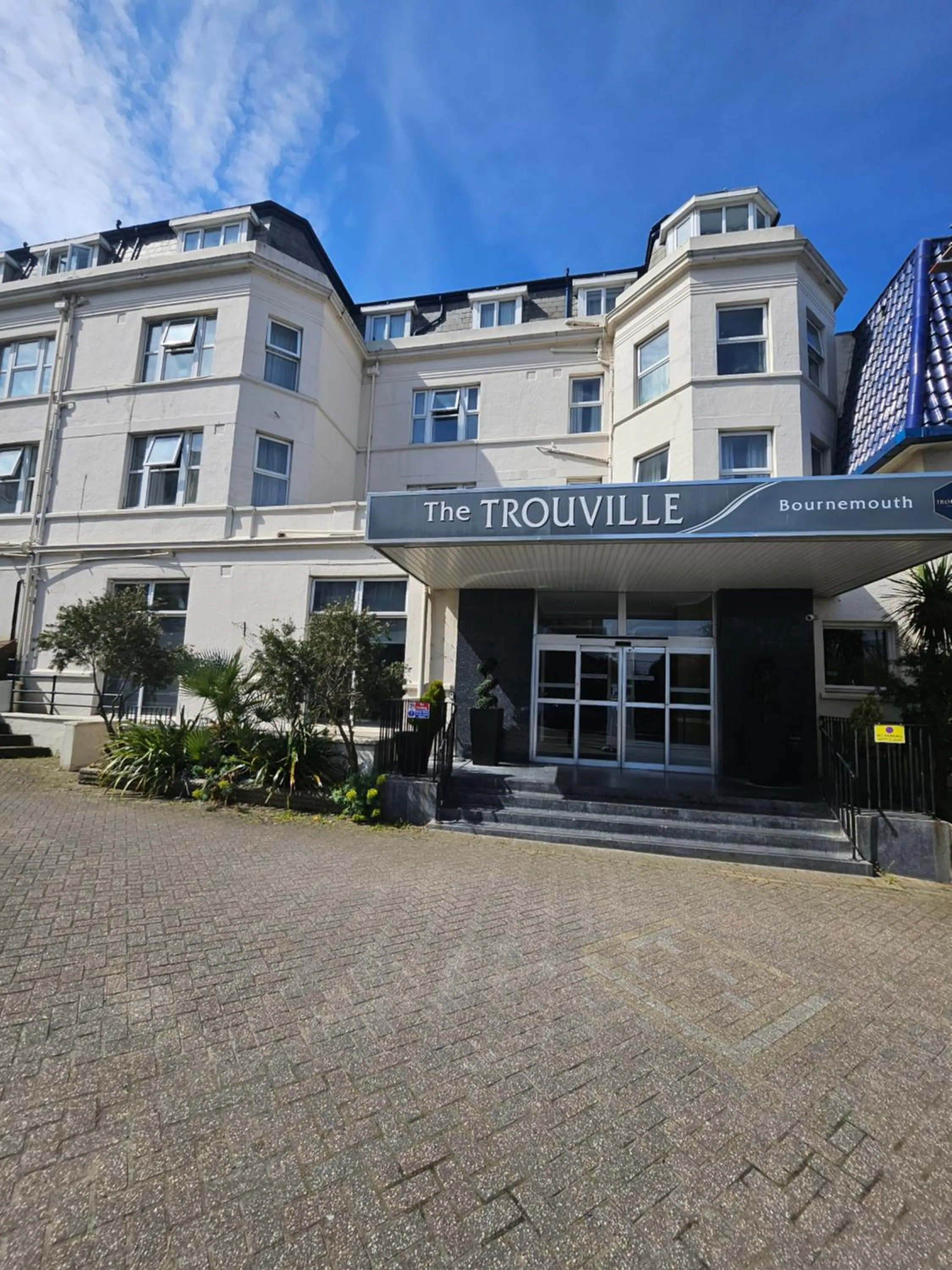Property building in The Trouville Bournemouth