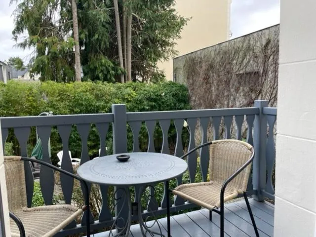 Coffee/tea facilities in Hôtel de la Côte Fleurie