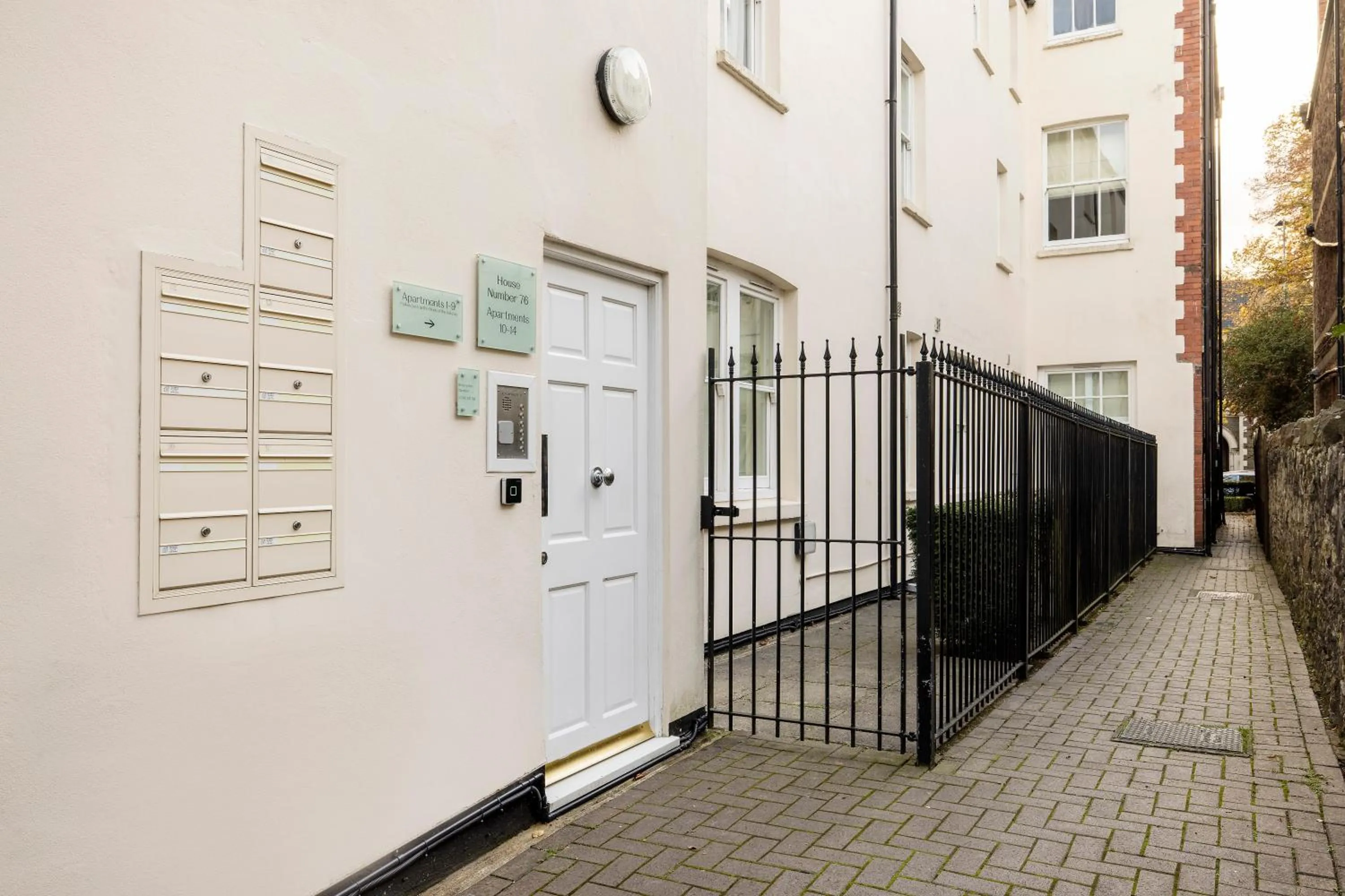 Property building in SACO Cardiff Cathedral Road