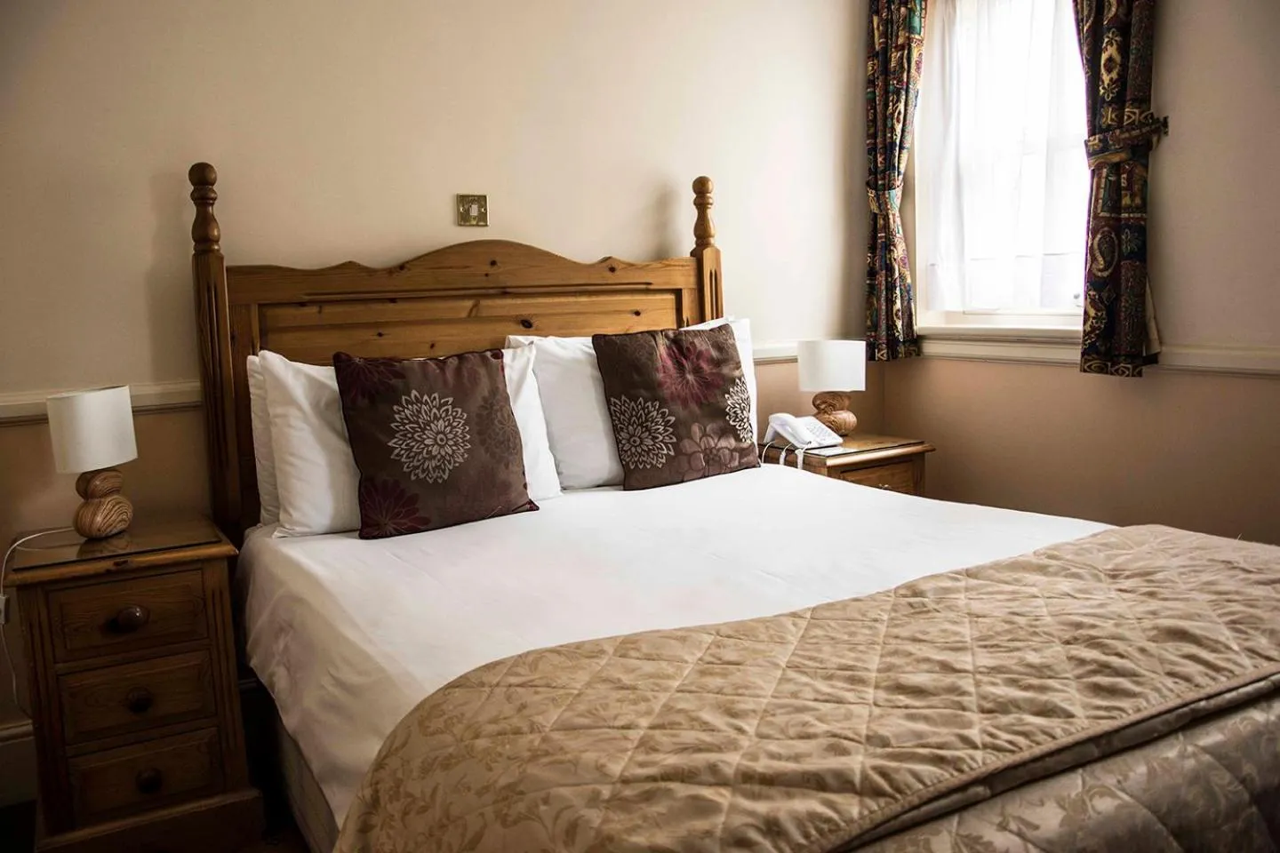 Bed in The Royal Oak Hotel