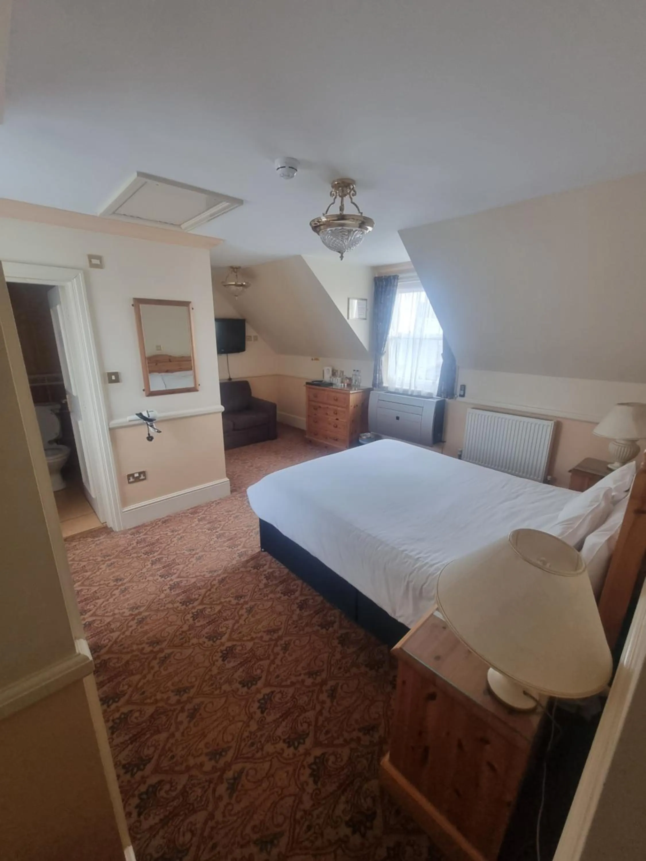 Bed in The Royal Oak Hotel