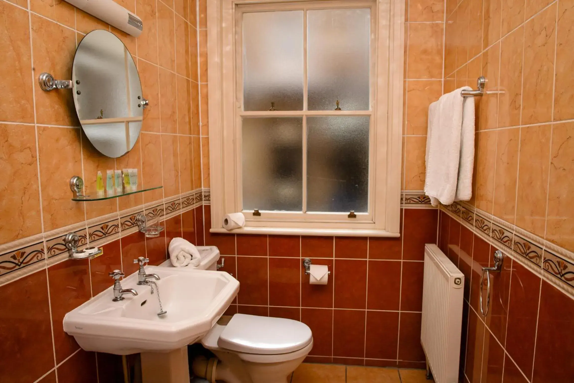 Superior Double Room in The Royal Oak Hotel Superior Double Room in The Royal Oak Hotel