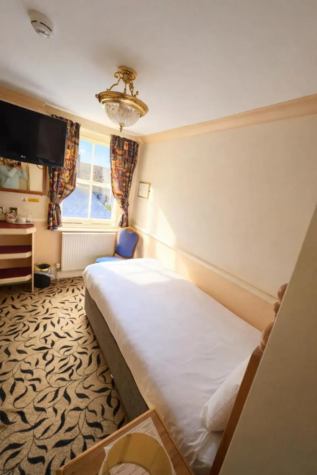 Standard Single Room in The Royal Oak Hotel Standard Single Room in The Royal Oak Hotel