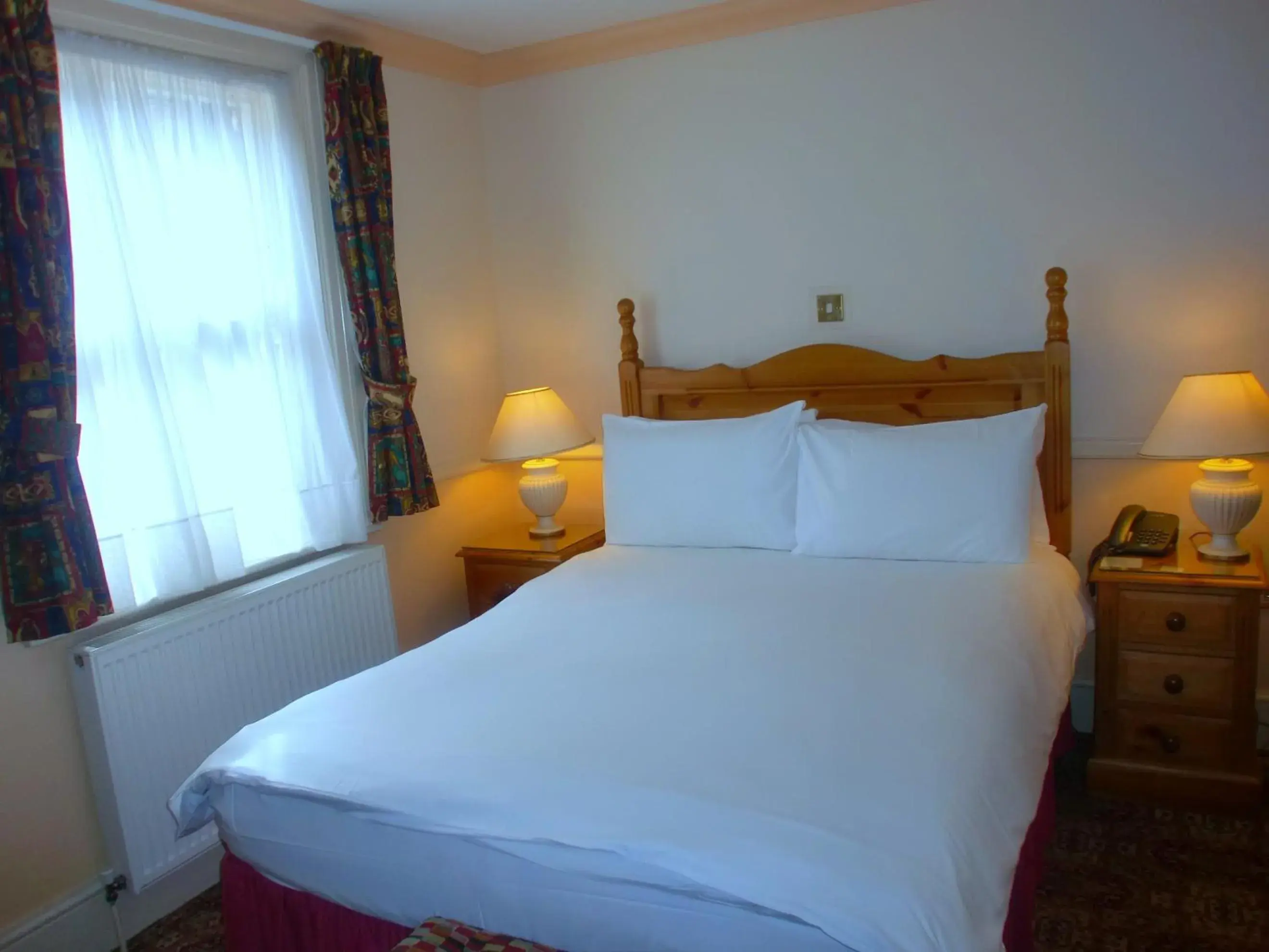 Double Room Ensuite in The Royal Oak Hotel Double Room Ensuite in The Royal Oak Hotel