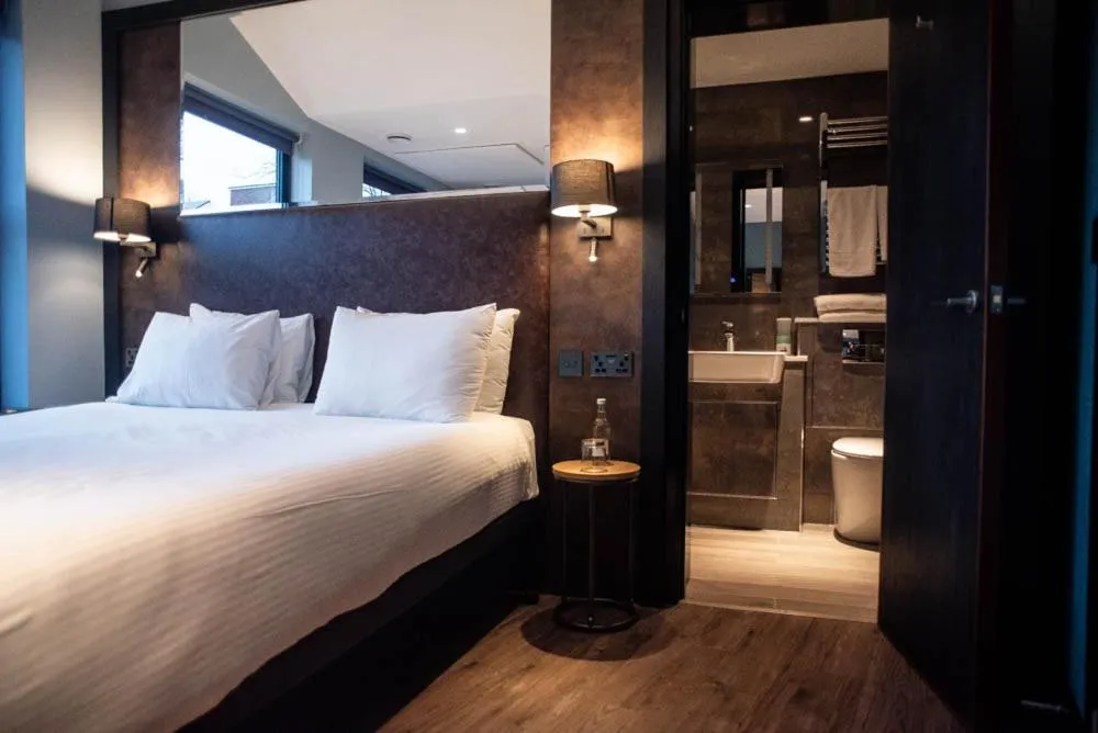 Bed in Camden Enterprise Hotel