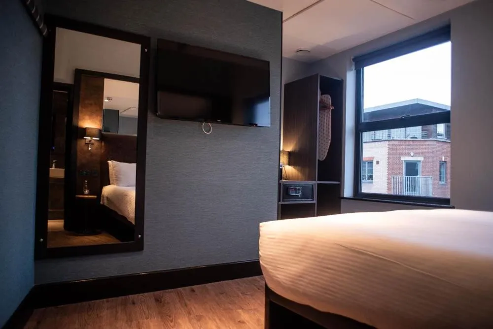 Bed in Camden Enterprise Hotel